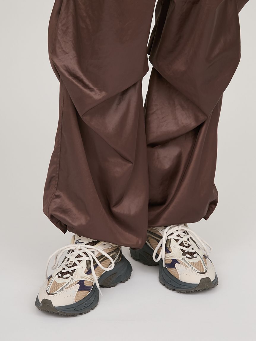 emmi atelier「タックフォルムカーゴパンツ」|チノ|