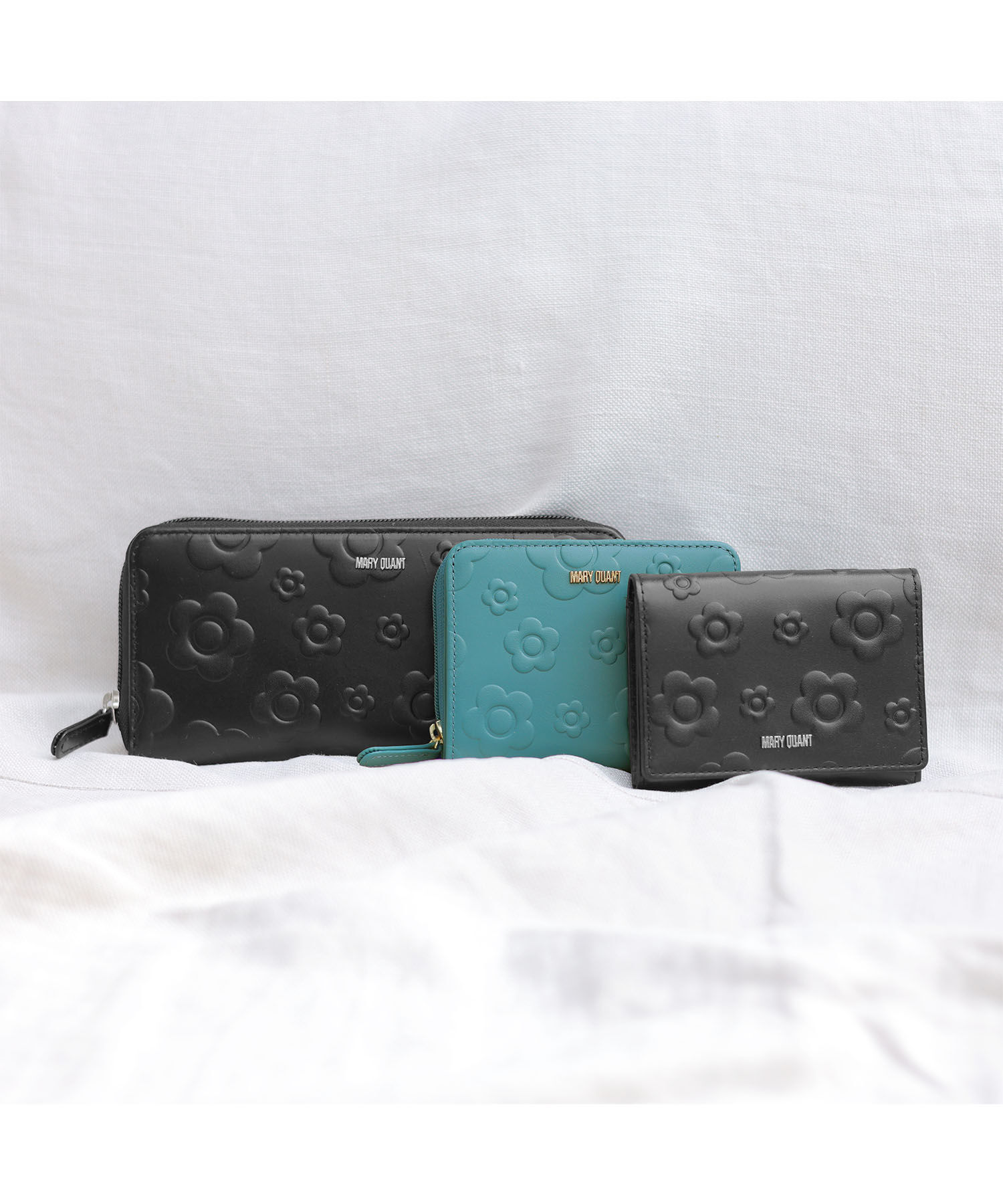 MARY QUANT「デイジーエンボスフロート ウォレット」|財布|