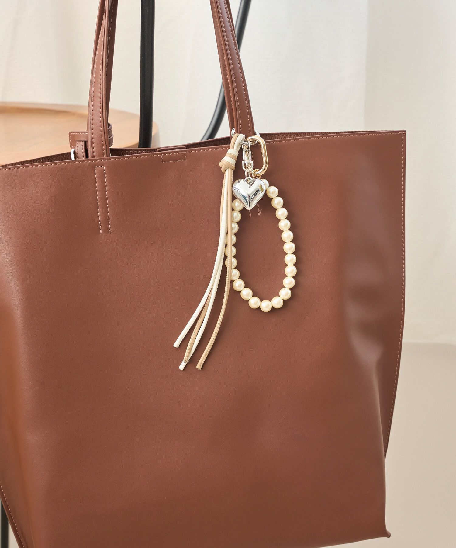 Phoebe「ハートバイカラーレザーコードバッグチャーム」|チャーム・キーホルダー|