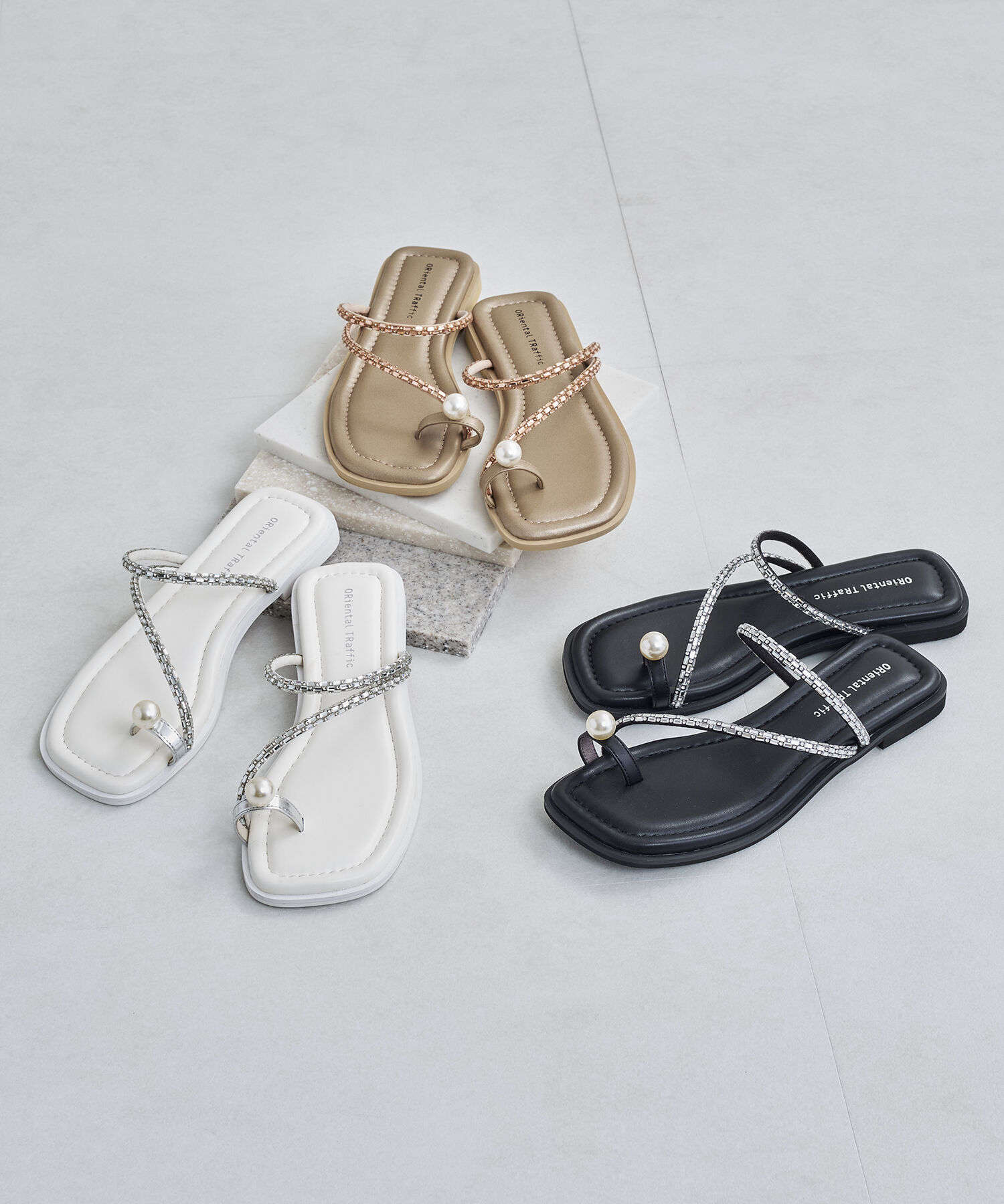 ORiental TRaffic「【トレンド】パールトングフラットサンダル/41246 サンダル」|サンダル|WHITE