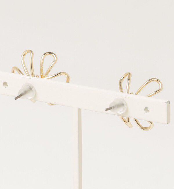 fredy emue「メタルラインフラワーピアス」|ピアス|