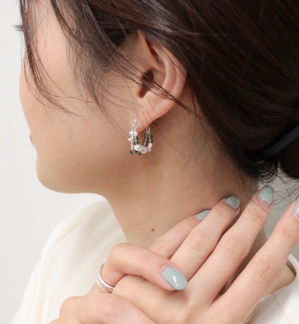 fredy emue「マルチビーズループピアス」|ピアス|グレー系その他