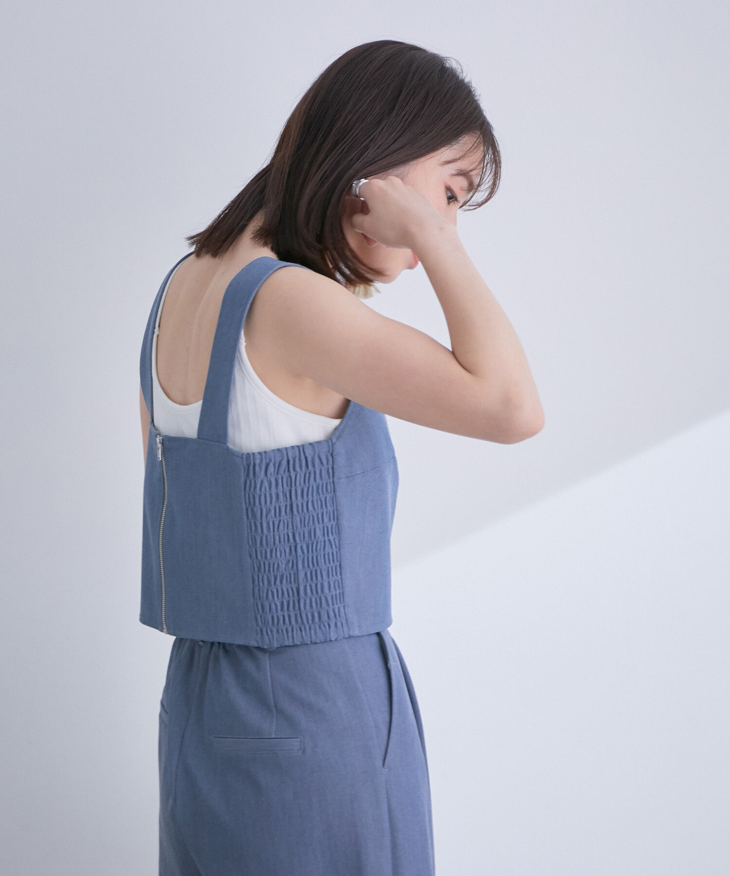 VIS「【高橋愛さんコラボ】セットアップでも1枚でも着られる、ビスチェトップス【セットアップ対応】」|ベスト・ジレ|