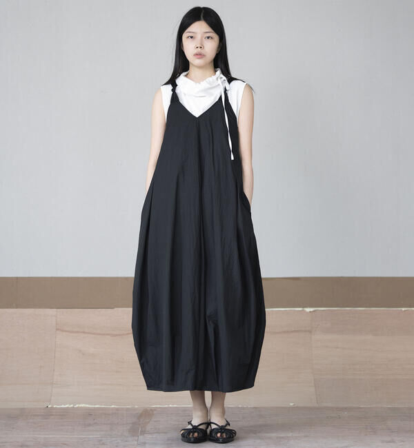  「eunoia | ツイスト Vネックノースリーブワンピース WOMEN」|ワンピース|BLACK