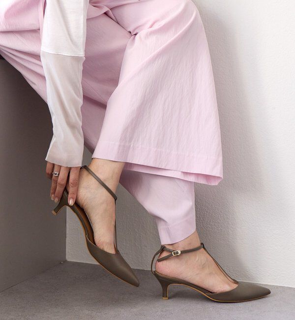  「予約【女性らしく洗練された印象に】ストラップミュール」|その他|