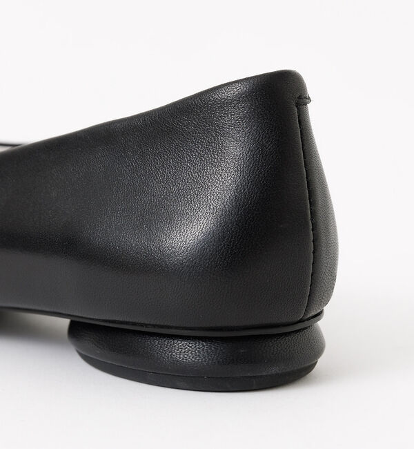 AU BANNISTER「【LAROUTE】オブリークトゥフラットパンプス」|パンプス|