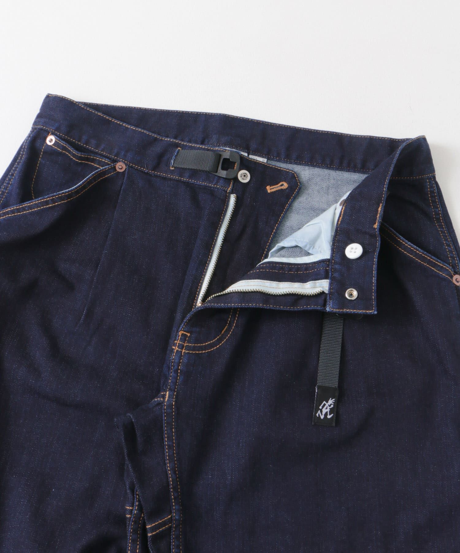 URBAN RESEARCH DOORS「『別注』Gramicci　Mountain Tuck Pants」|デニム|