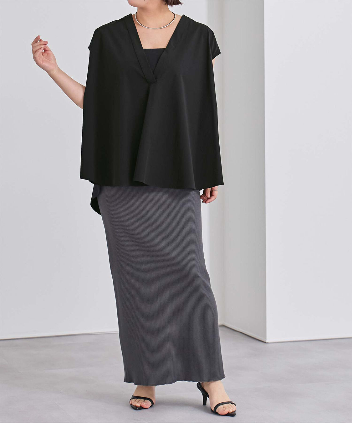 ur's「【星玲奈さんコラボアイテム】ディープVネックボウタイブラウス」|シャツ・ブラウス|