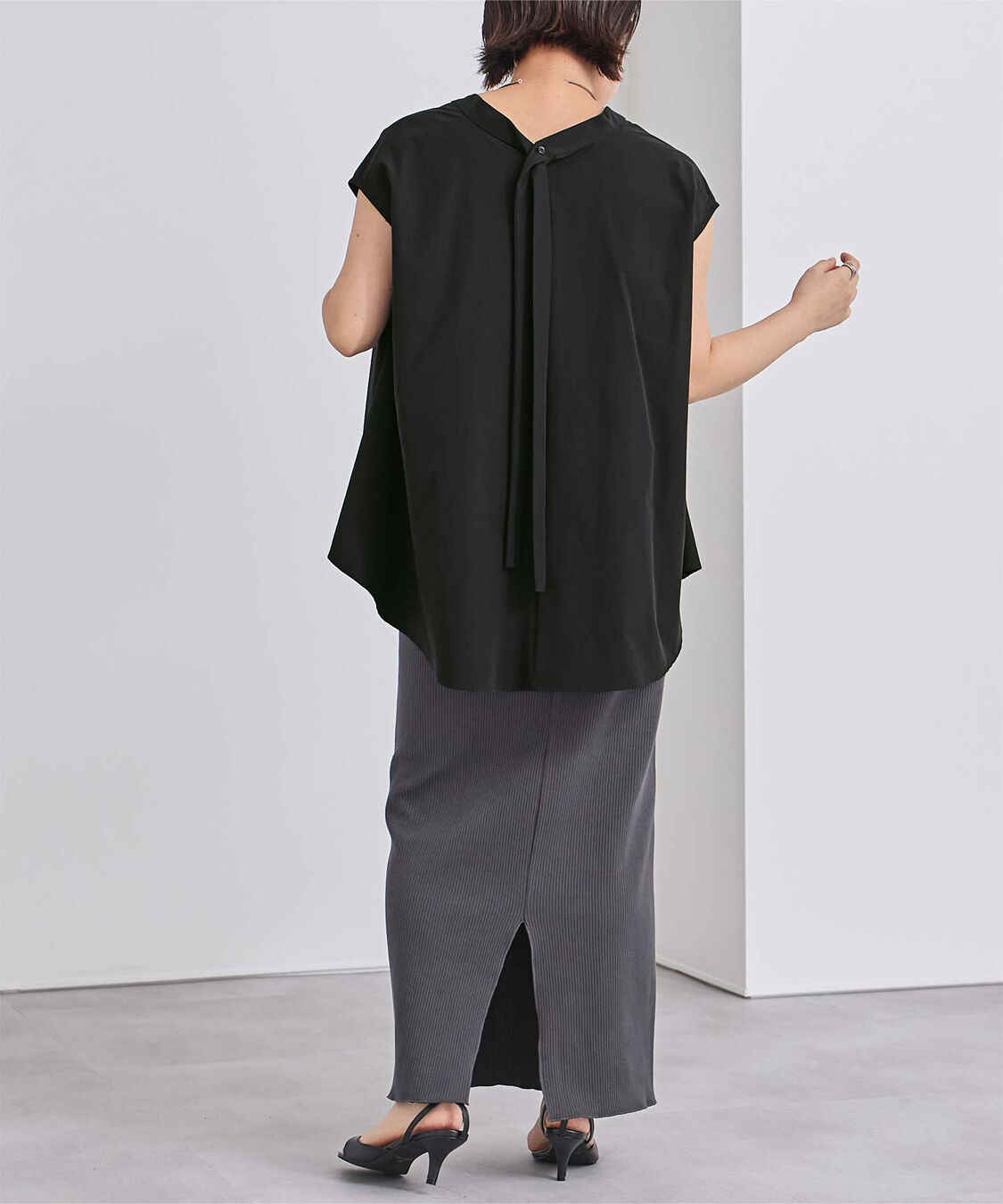 ur's「【星玲奈さんコラボアイテム】ディープVネックボウタイブラウス」|シャツ・ブラウス|