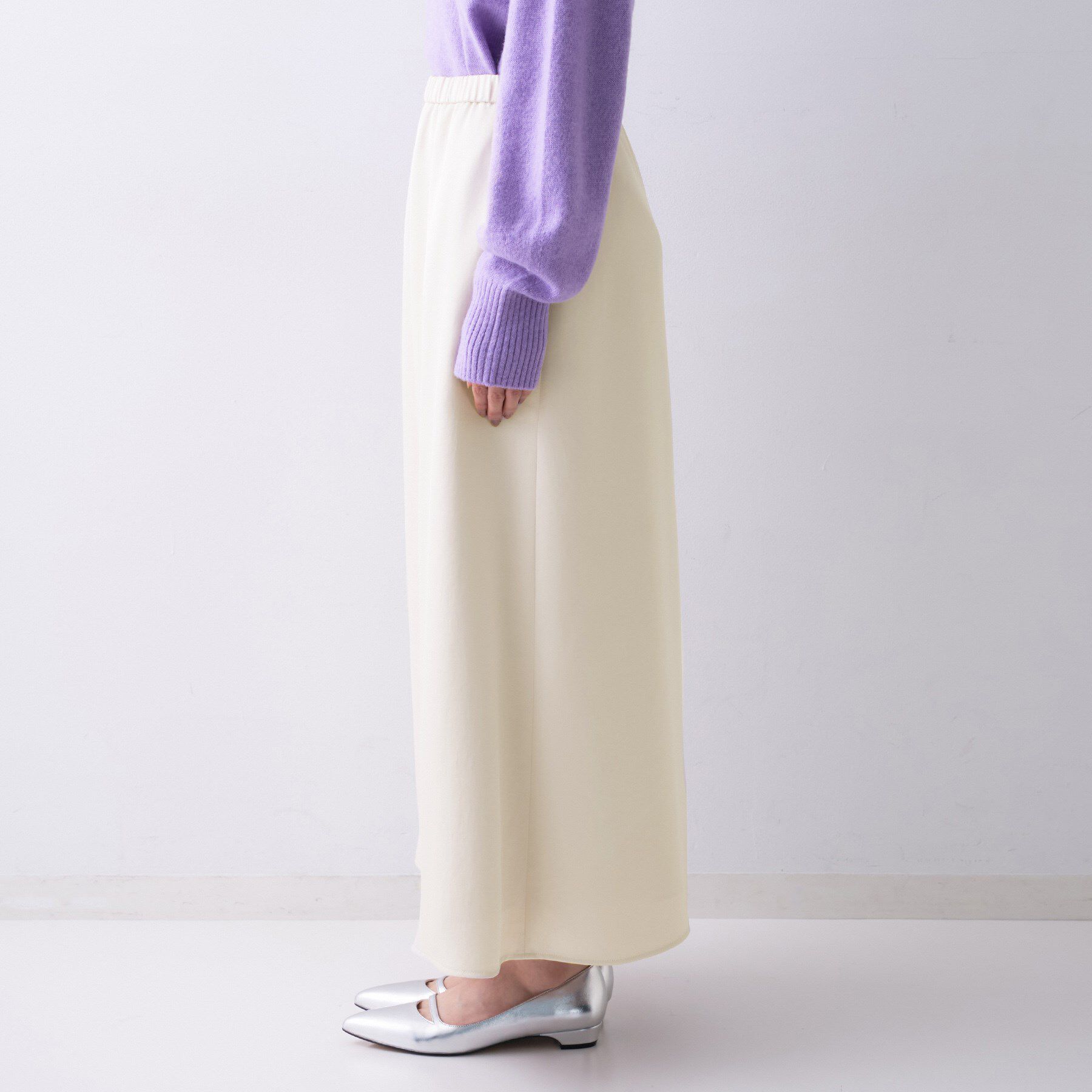 UNTITLED「【ウエストゴム/洗える】サテンナロースカート」|スカート|