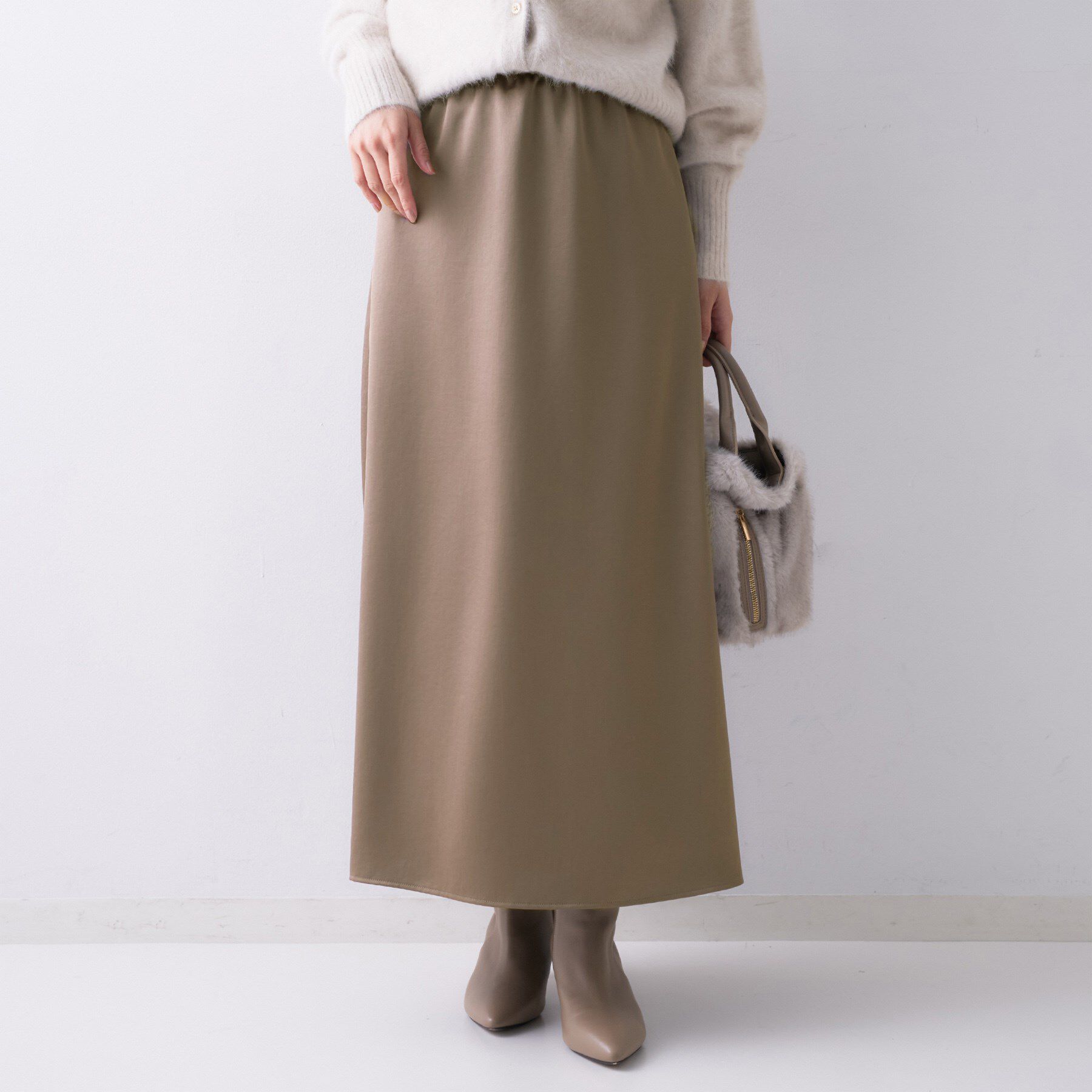 UNTITLED「【ウエストゴム/洗える】サテンナロースカート」|スカート|