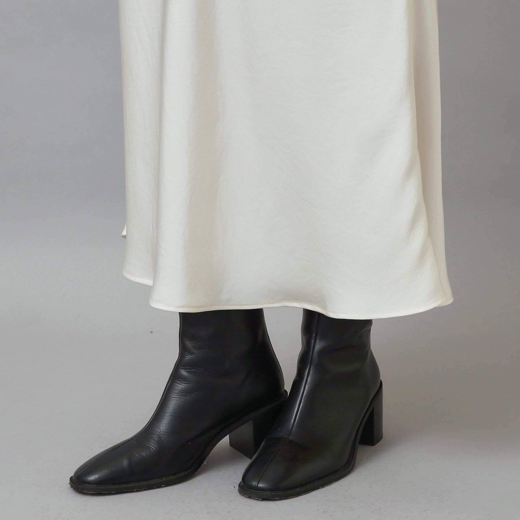 DRESSTERIOR「【CLASSY.12月号掲載】ストレッチヴィンテージサテンナロースカート」|スカート|