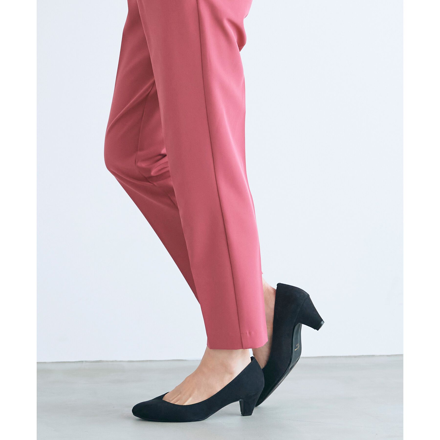 grove「【ふわっと心地よい足入れ】やわここち(R)Vカットパンプス」|パンプス|ｽｴｰﾄﾞﾌﾞﾗｯｸ(419)