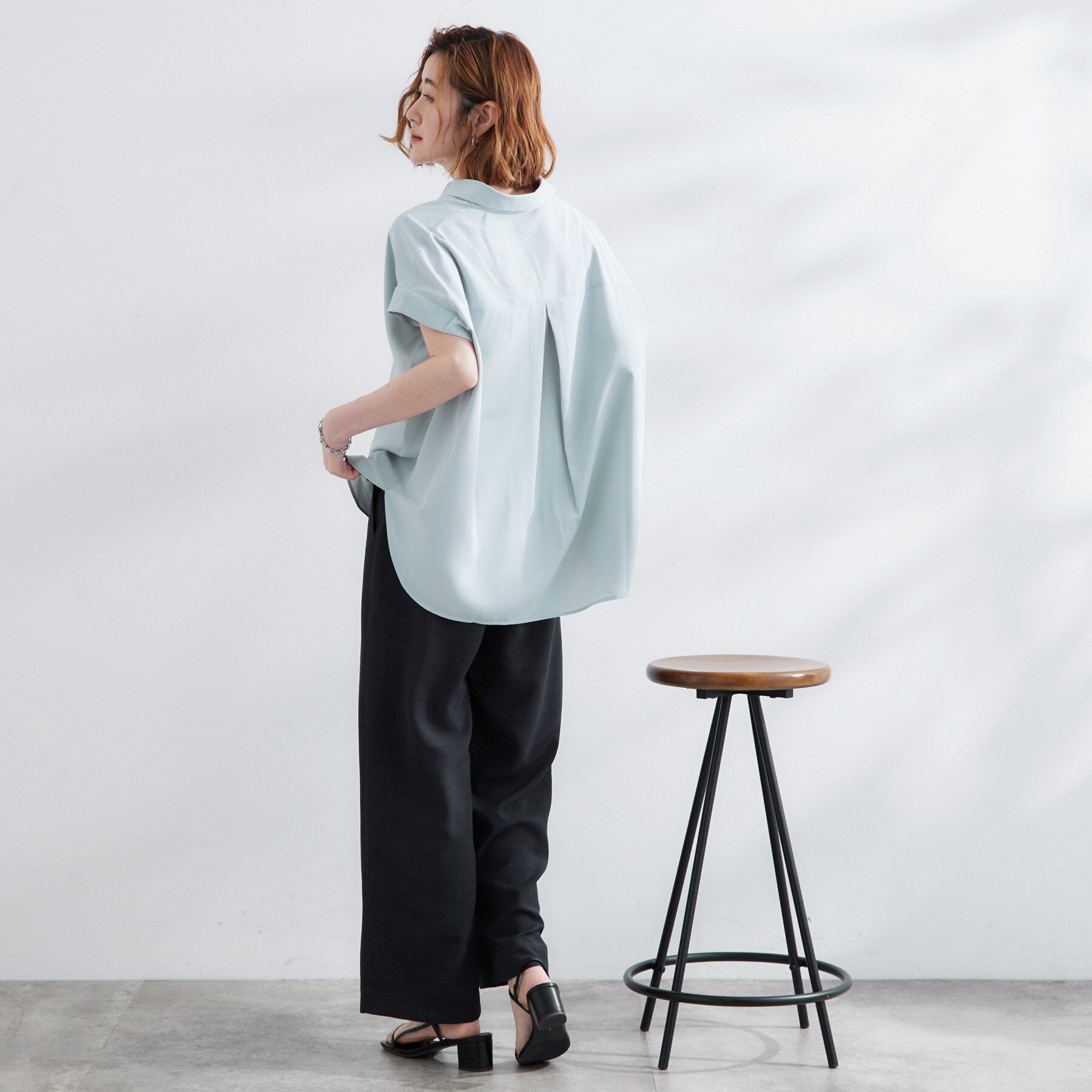 grove「【雑誌掲載】お手入れ楽ちんが嬉しい機能付き！大人のキレイとろみシャツ」|シャツ・ブラウス|