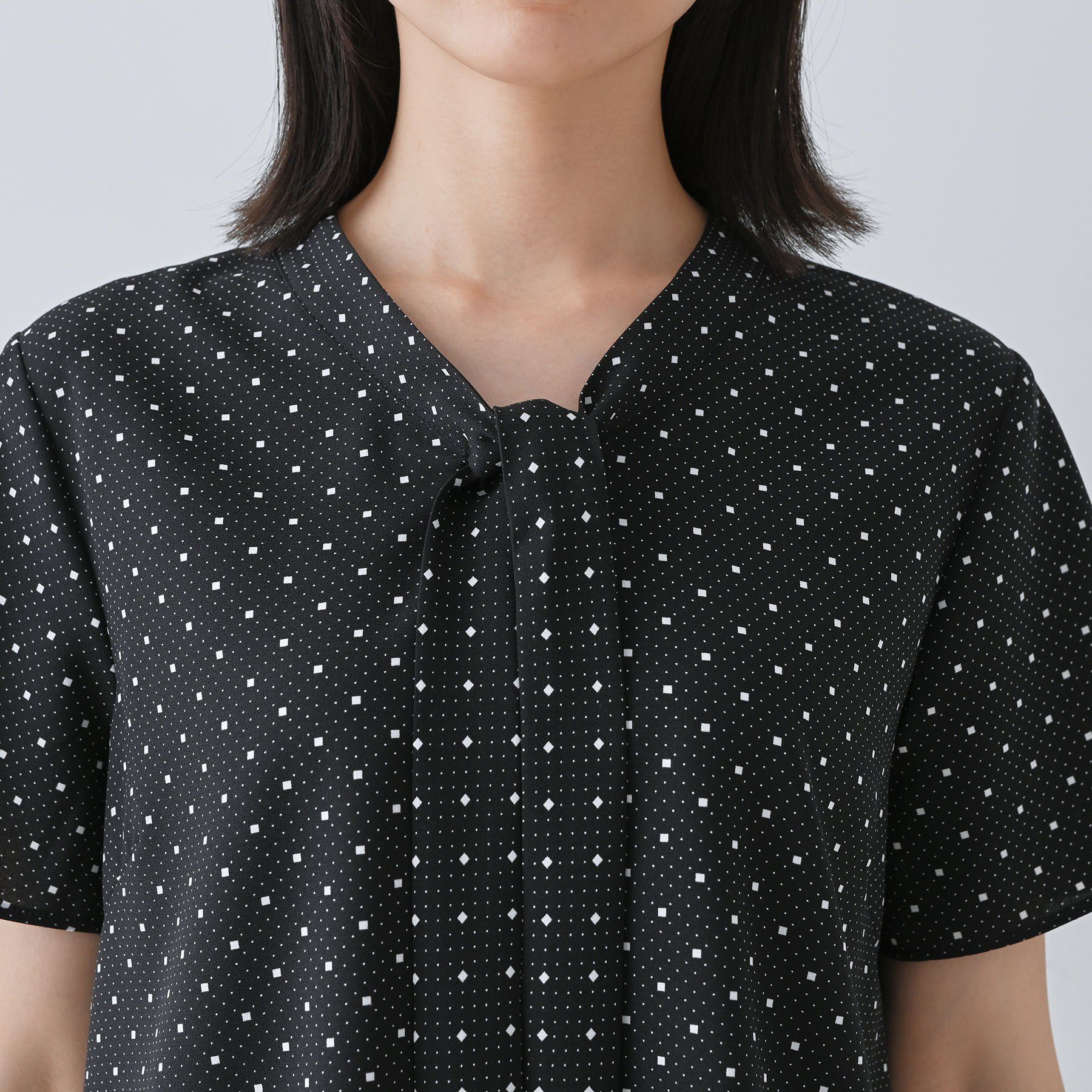 INDIVI「【通勤／きれいめ】柄ボウタイブラウス」|シャツ・ブラウス|