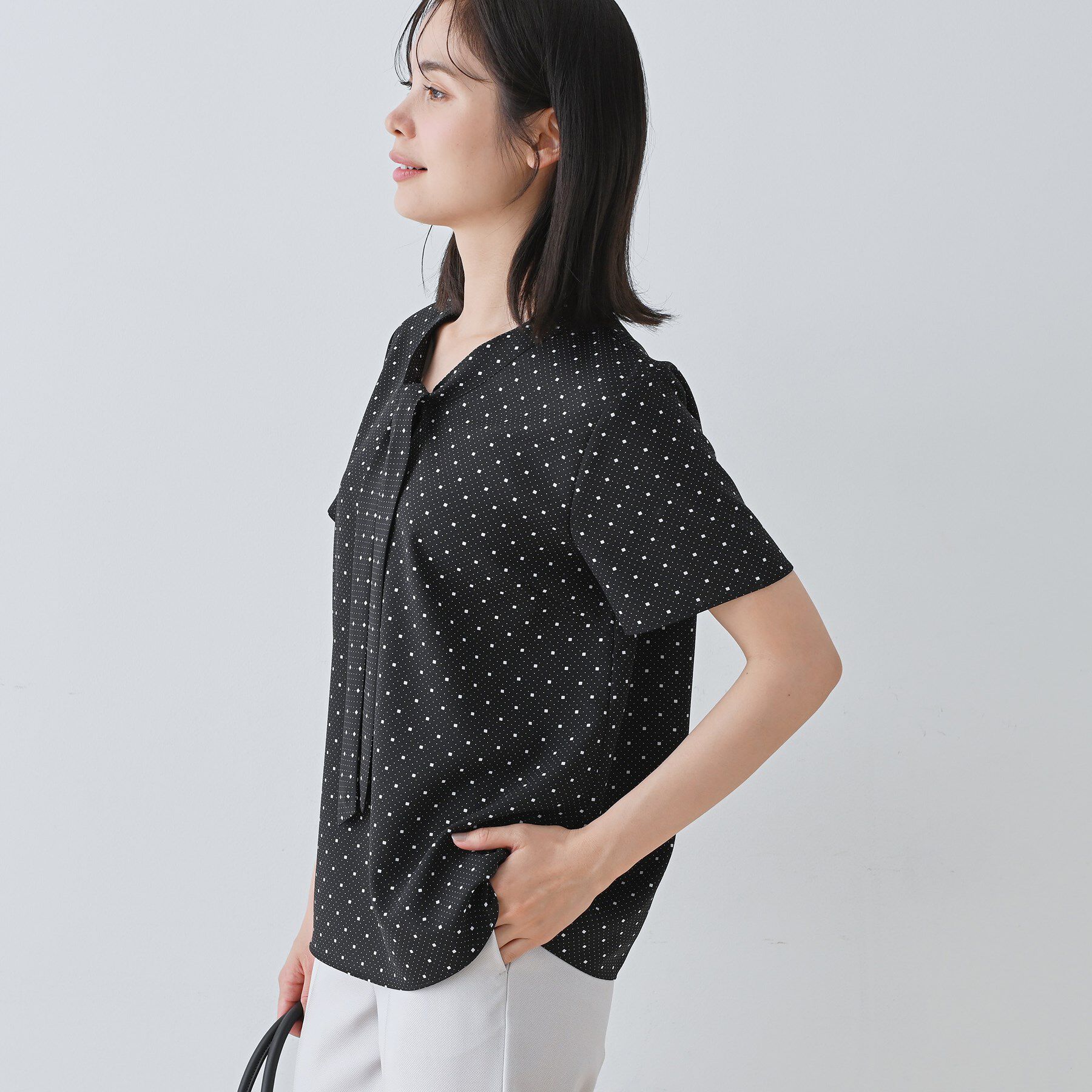 INDIVI「【通勤／きれいめ】柄ボウタイブラウス」|シャツ・ブラウス|
