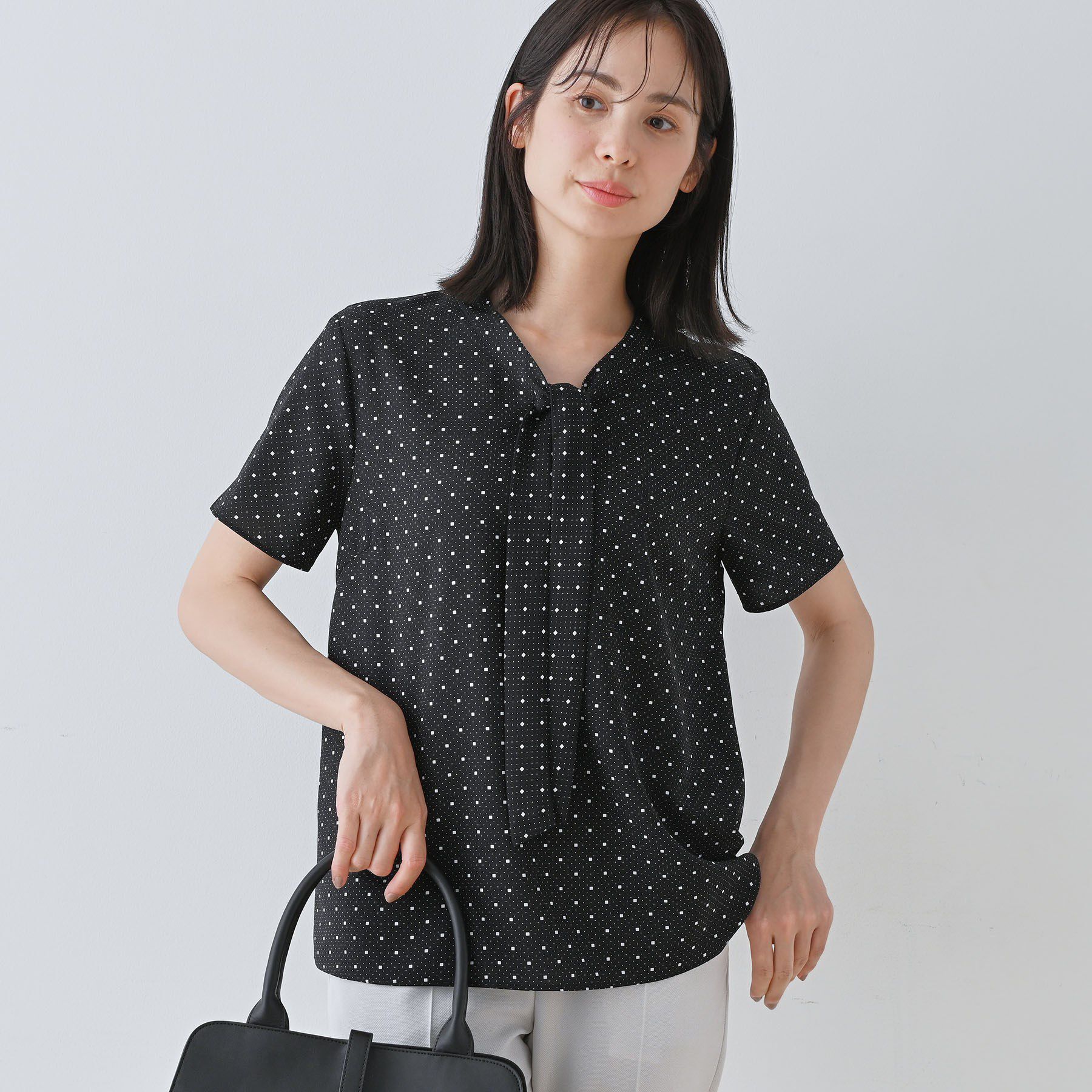 INDIVI「【通勤／きれいめ】柄ボウタイブラウス」|シャツ・ブラウス|ブラック(119)