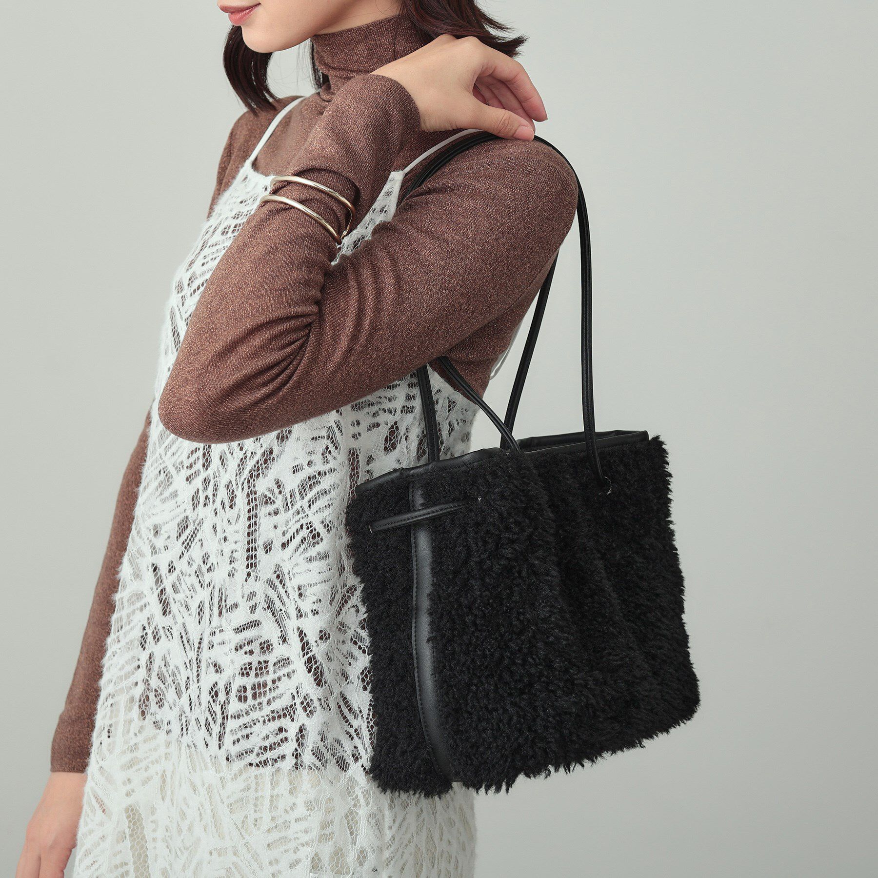 INDIVI「ボアミドルバッグ」|ショルダー・メッセンジャー|