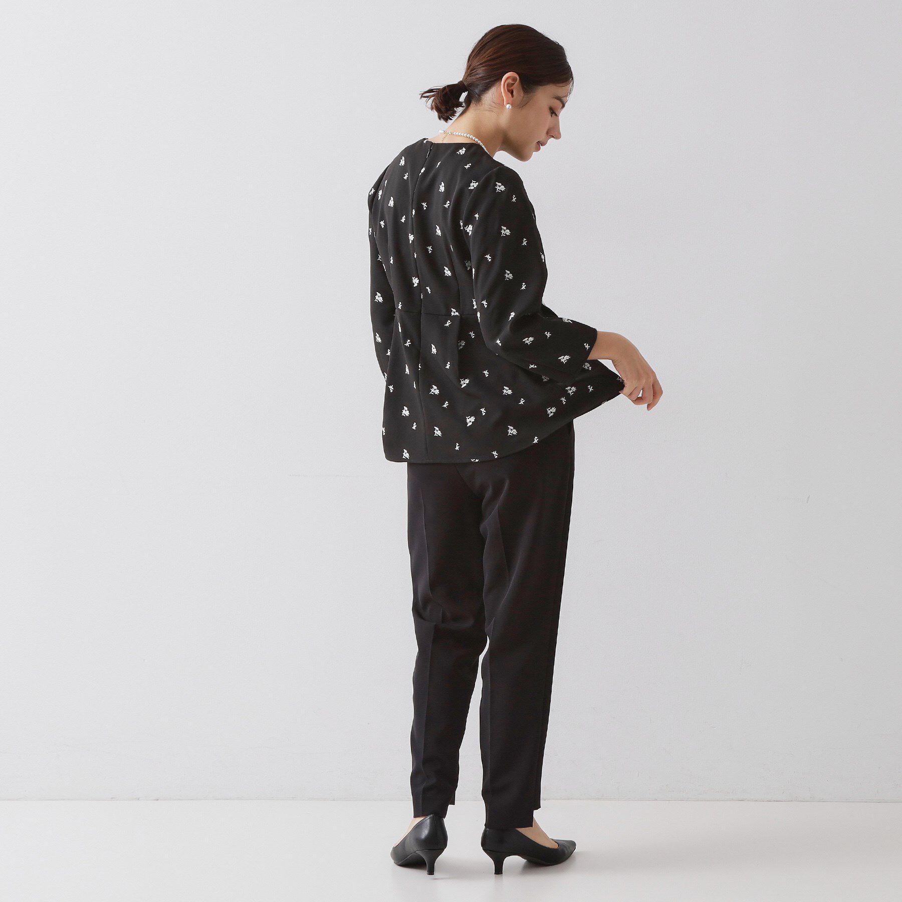 OPAQUE.CLIP「フラワー刺繍ペプラムブラウス【洗濯機OK】」|シャツ・ブラウス|