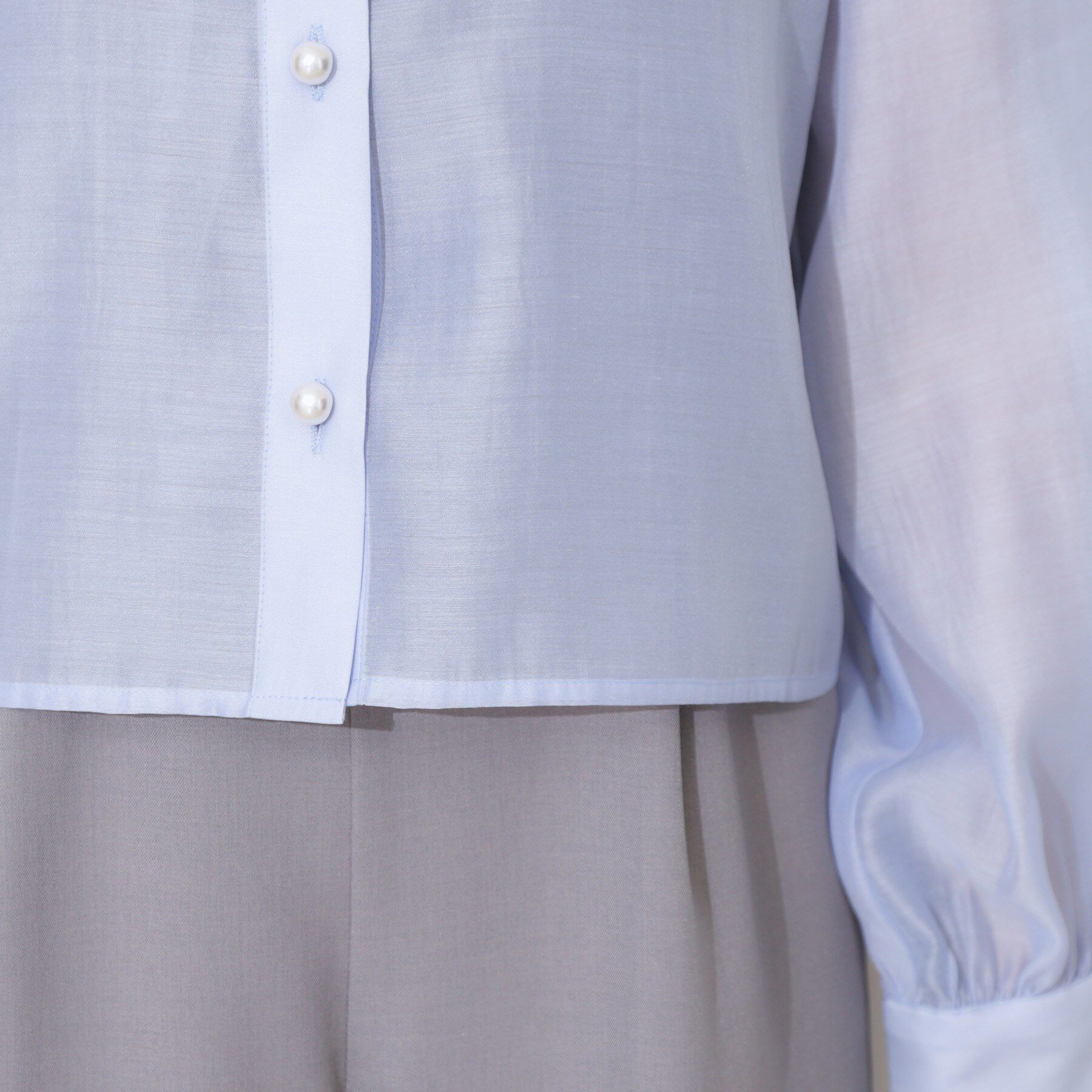 Couture broach「【洗える・オシャレな透け感】パール調ボタンシアーシャツ」|シャツ・ブラウス|