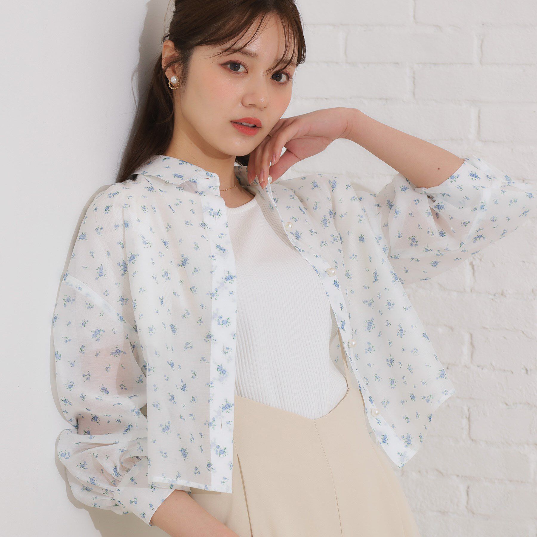 Couture broach「【洗える・オシャレな透け感】パール調ボタンシアーシャツ」|シャツ・ブラウス|オフホワイト(103