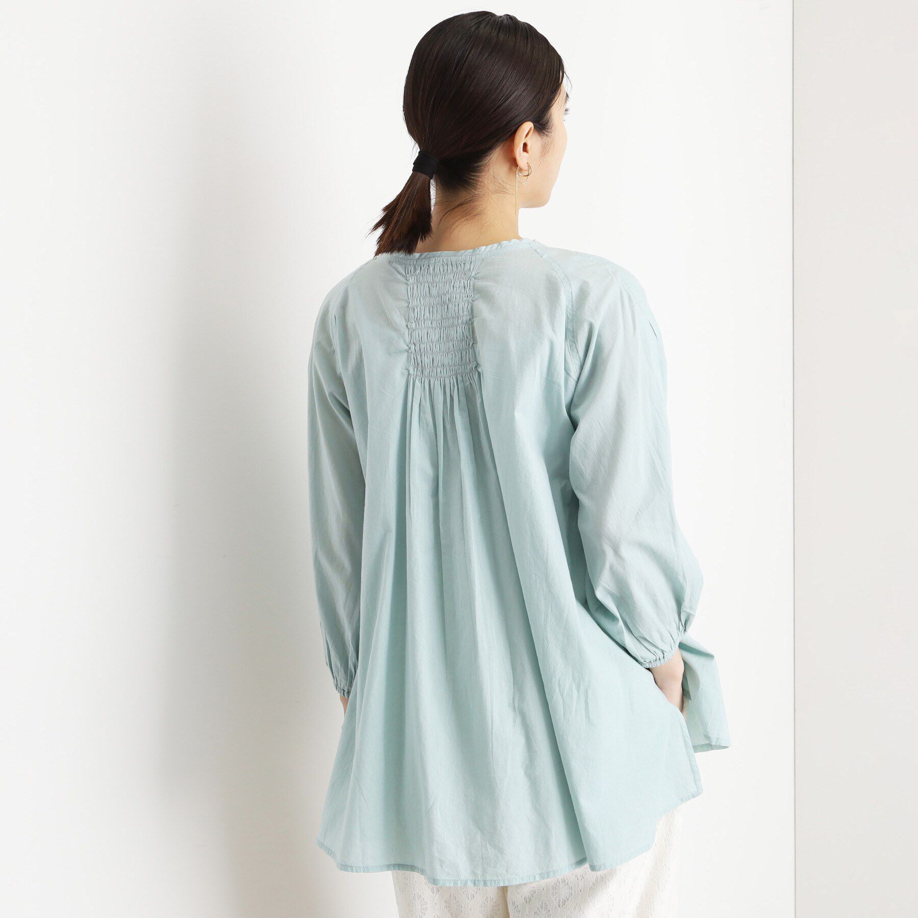 THE SHOP TK「コットンシャーリングブラウス【洗える】」|シャツ・ブラウス|