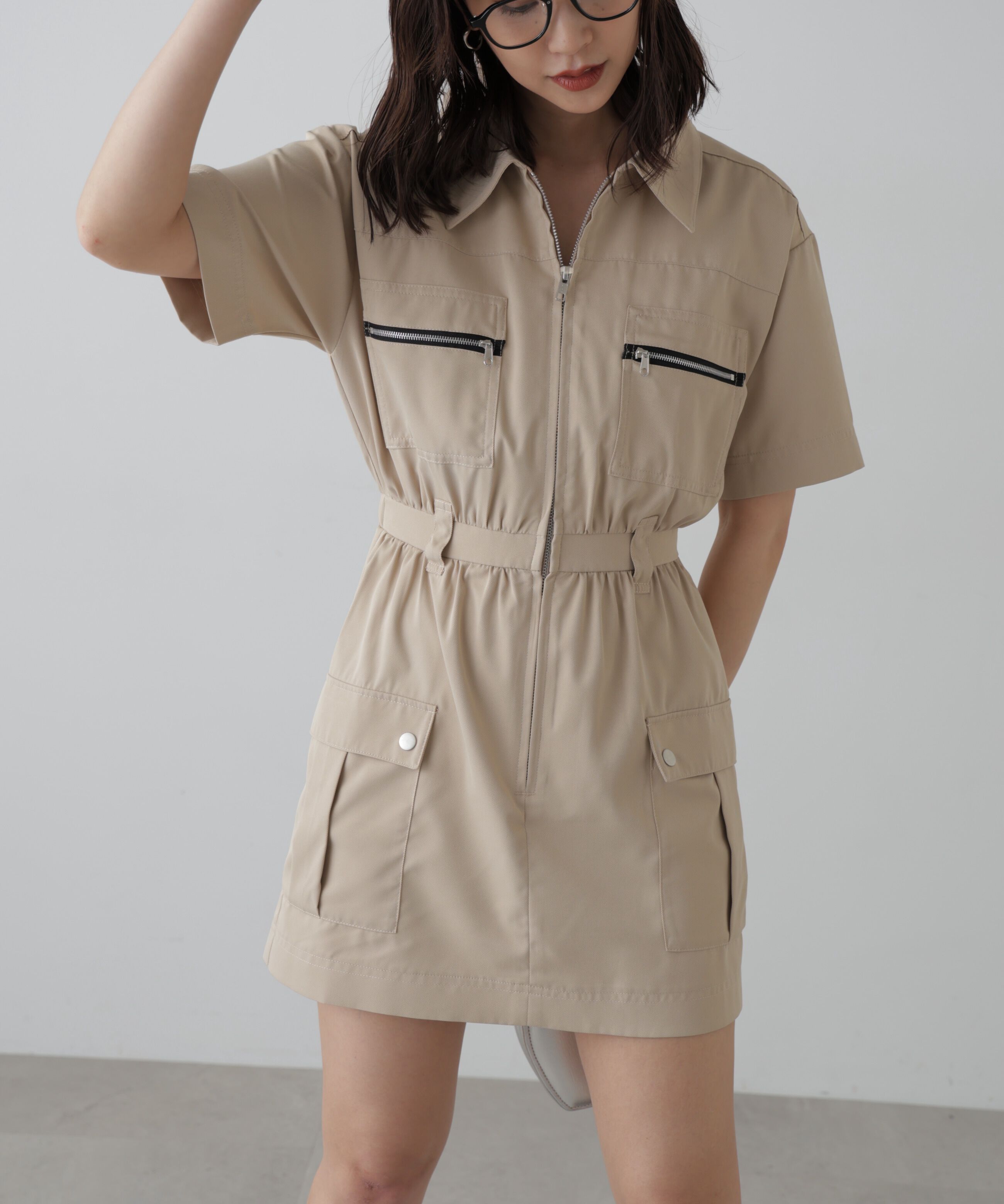  「フロントジップミニワンピース」|ワンピース|ベージュ