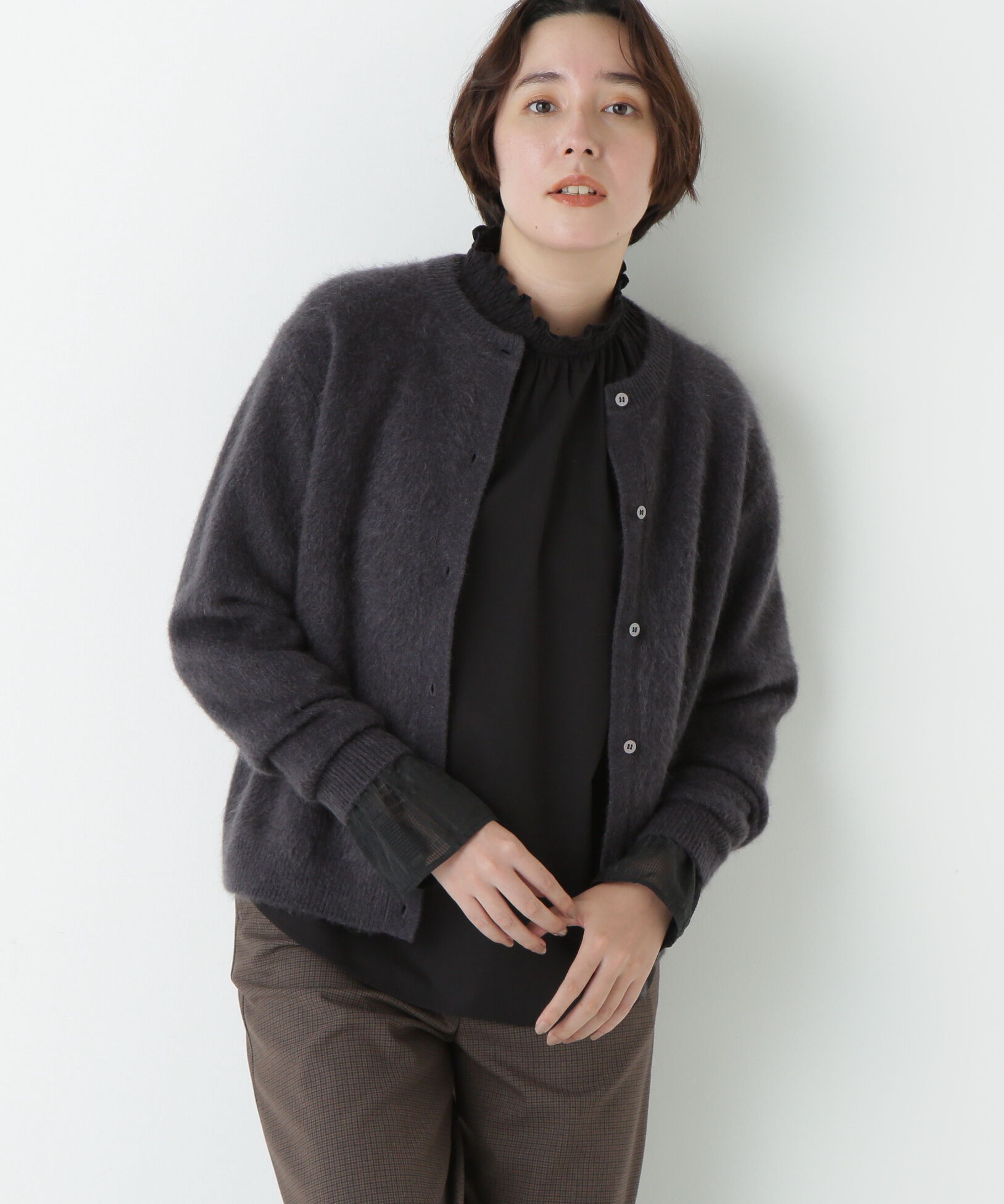  「ヤクへアリーカーディガン」|ニット・セーター|チャコール1