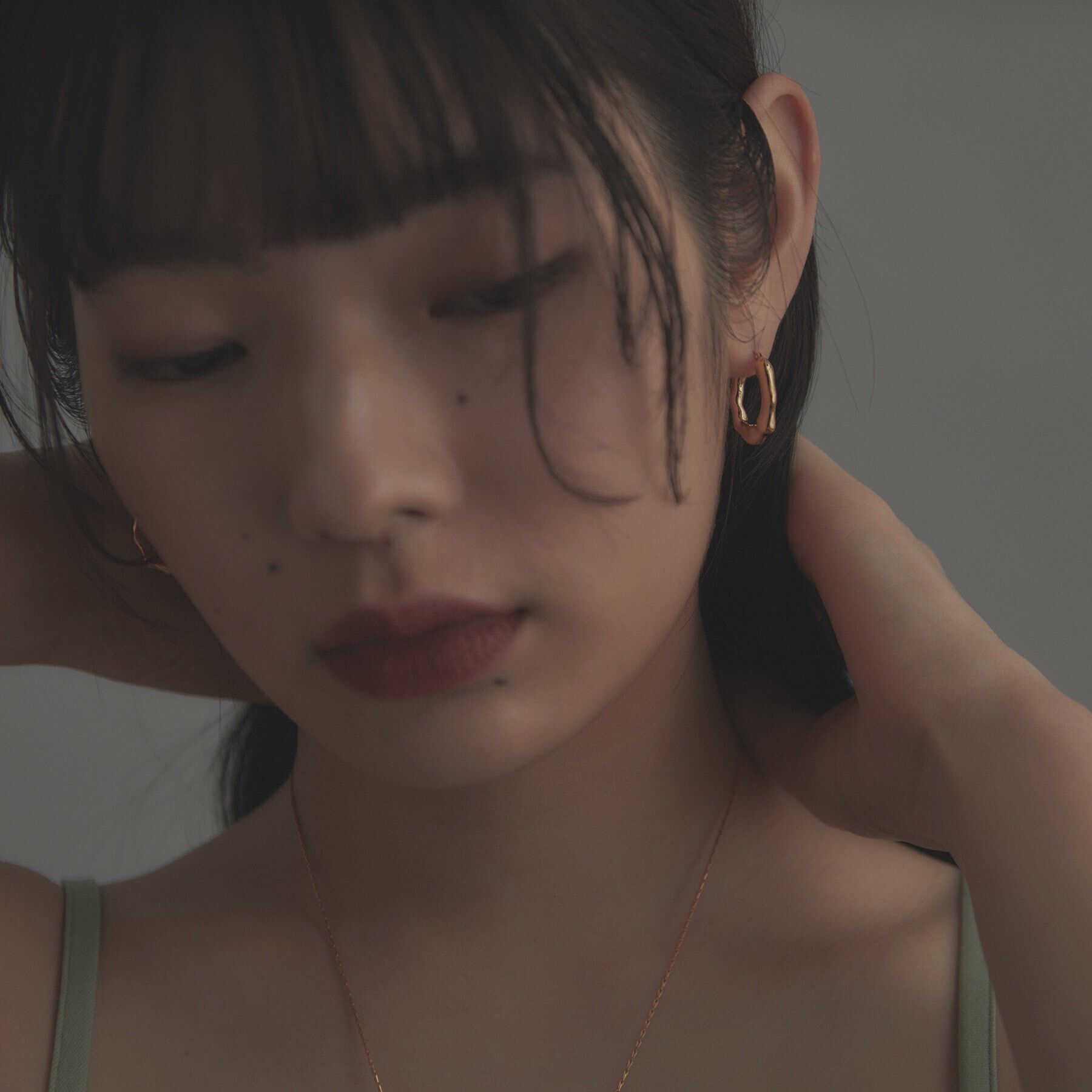 COCOSHNIK ONKITSCH「シルバー ニュアンスピアス オーバルフープ GP」|ピアス|