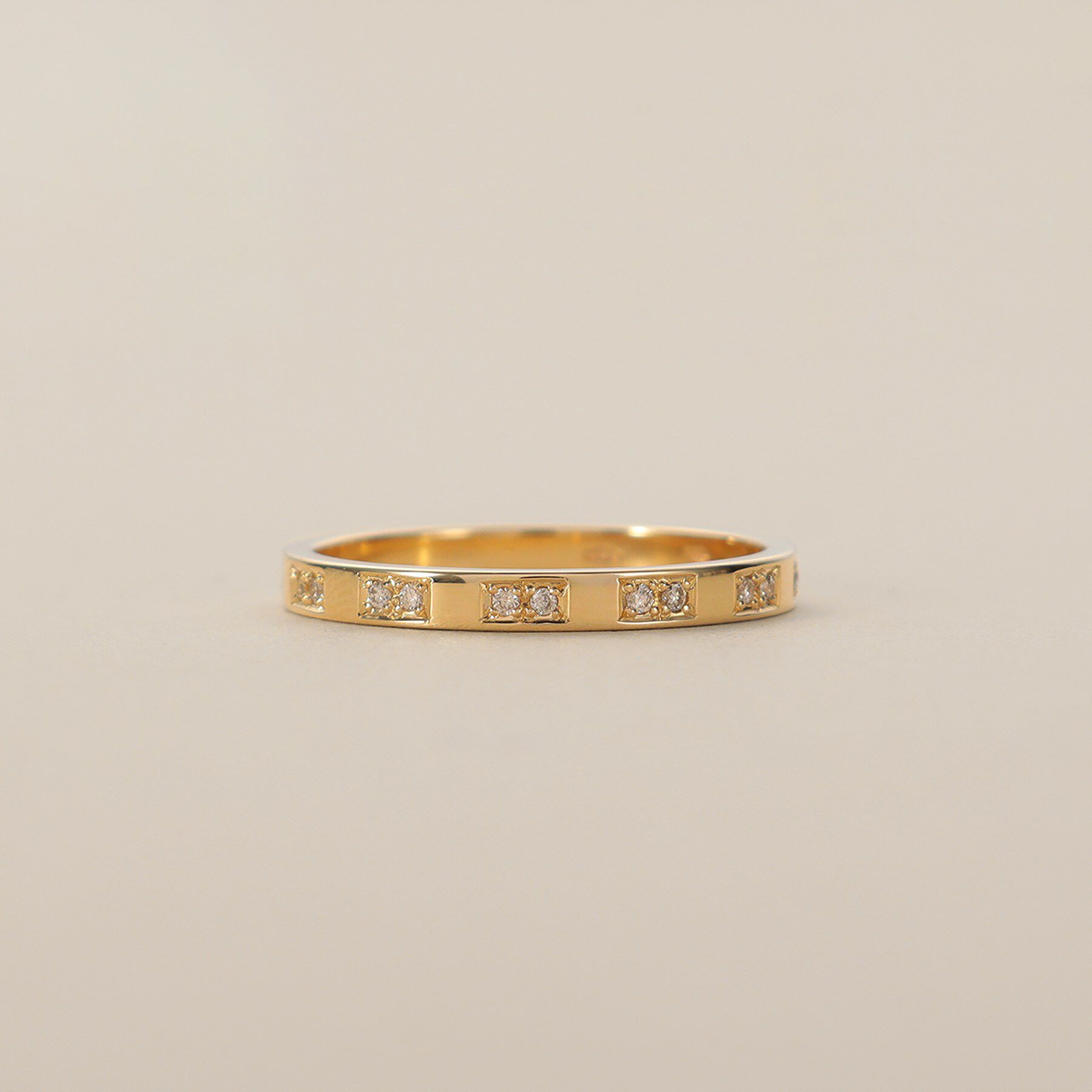 COCOSHNIK「K10ダイヤモンド 彫り留めオルタネート リング」|リング|