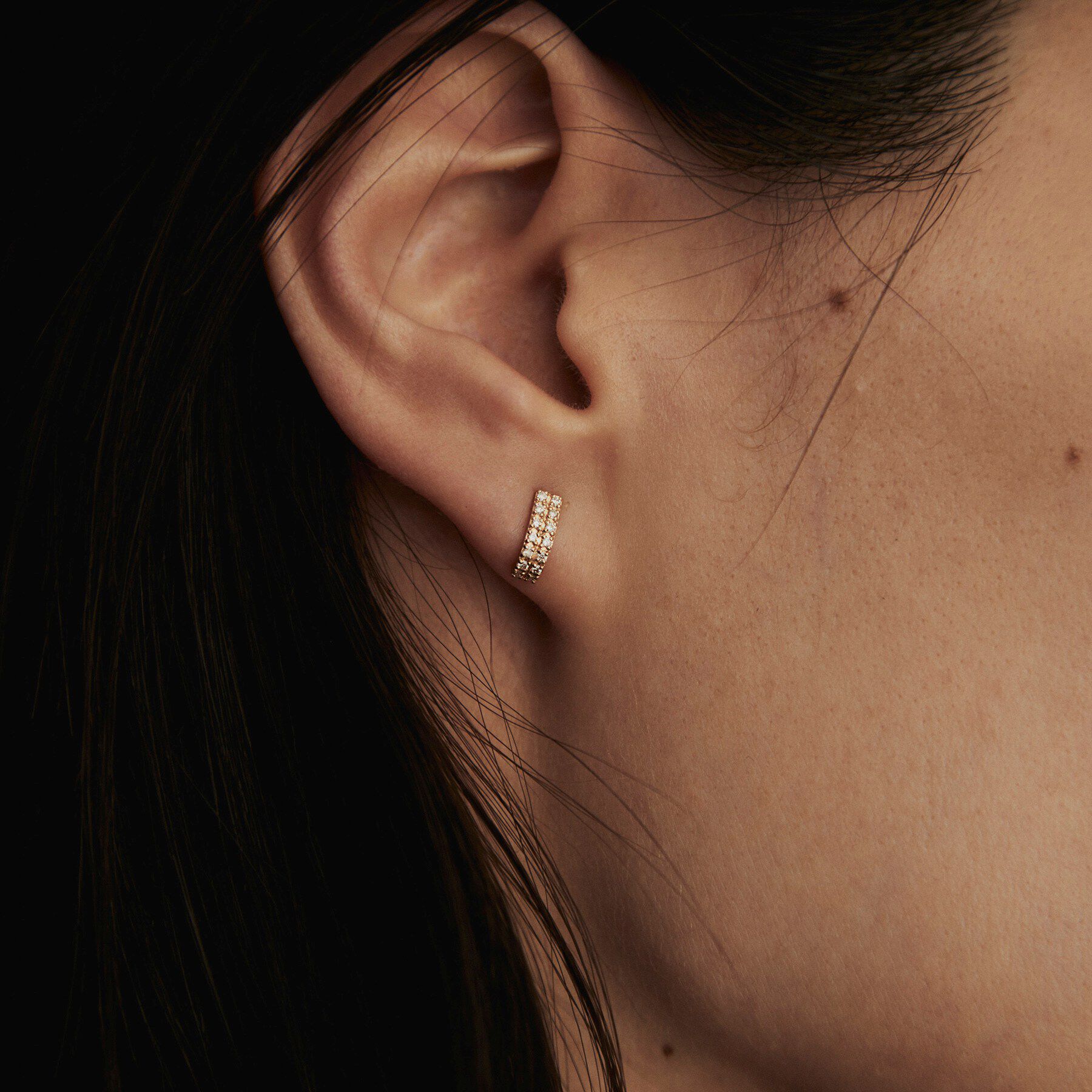 COCOSHNIK「K10ダイヤモンド カーブライン スタッドピアス太」|ピアス|