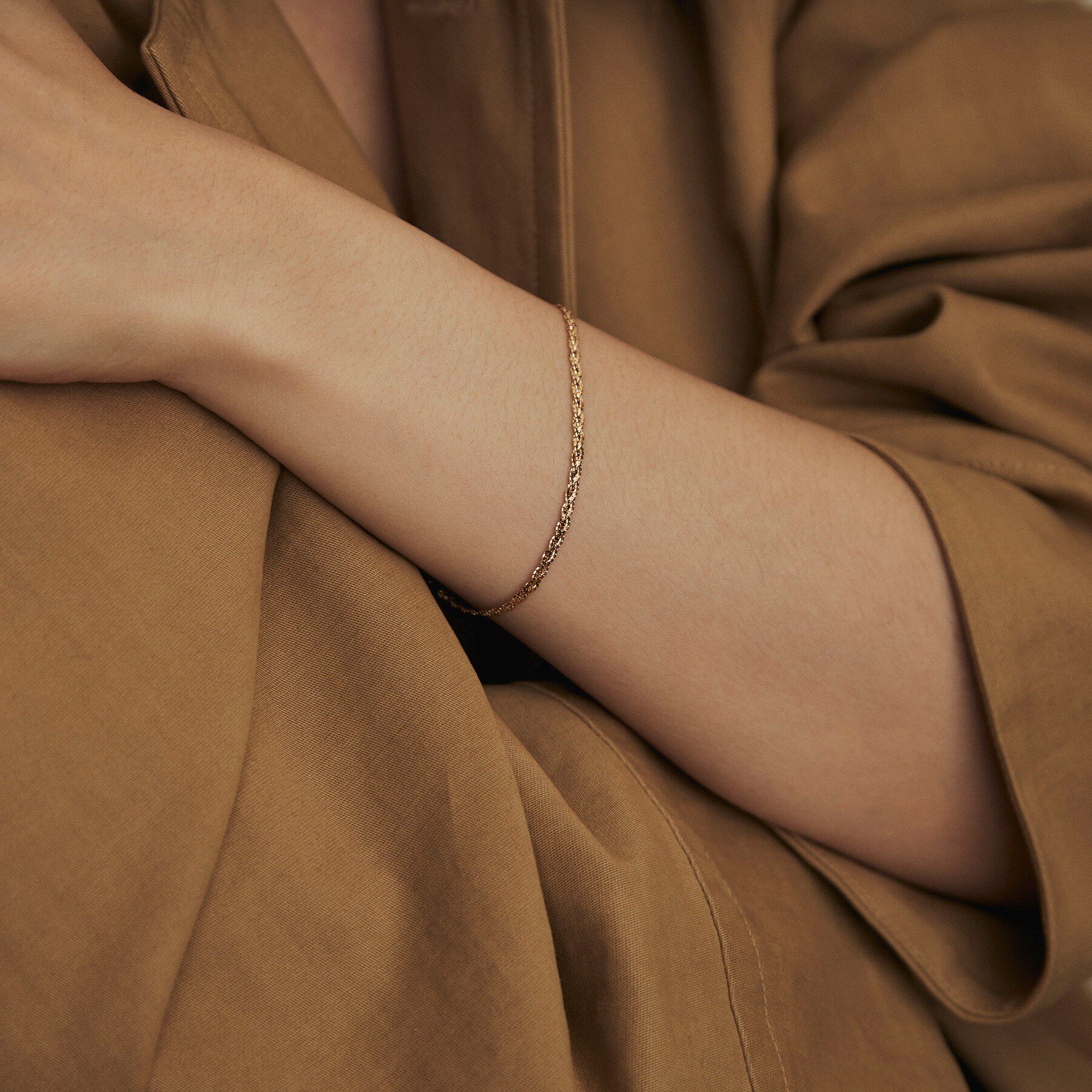 COCOSHNIK「K18ベネフラット三つ編み ブレスレット」|ブレスレット・バングル|