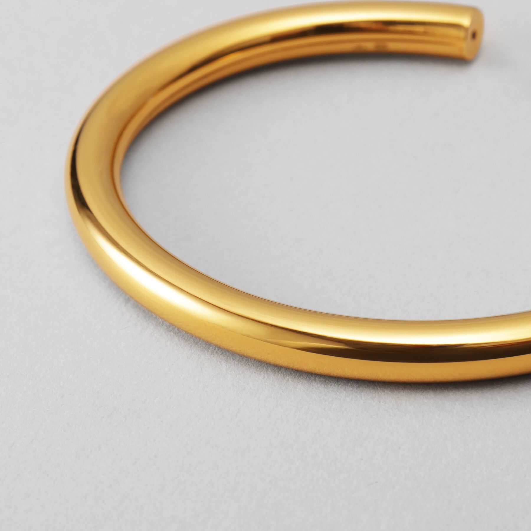 COCOSHNIK ONKITSCH「シルバー ホロウフレキシブルバングルL GP」|ブレスレット・バングル|