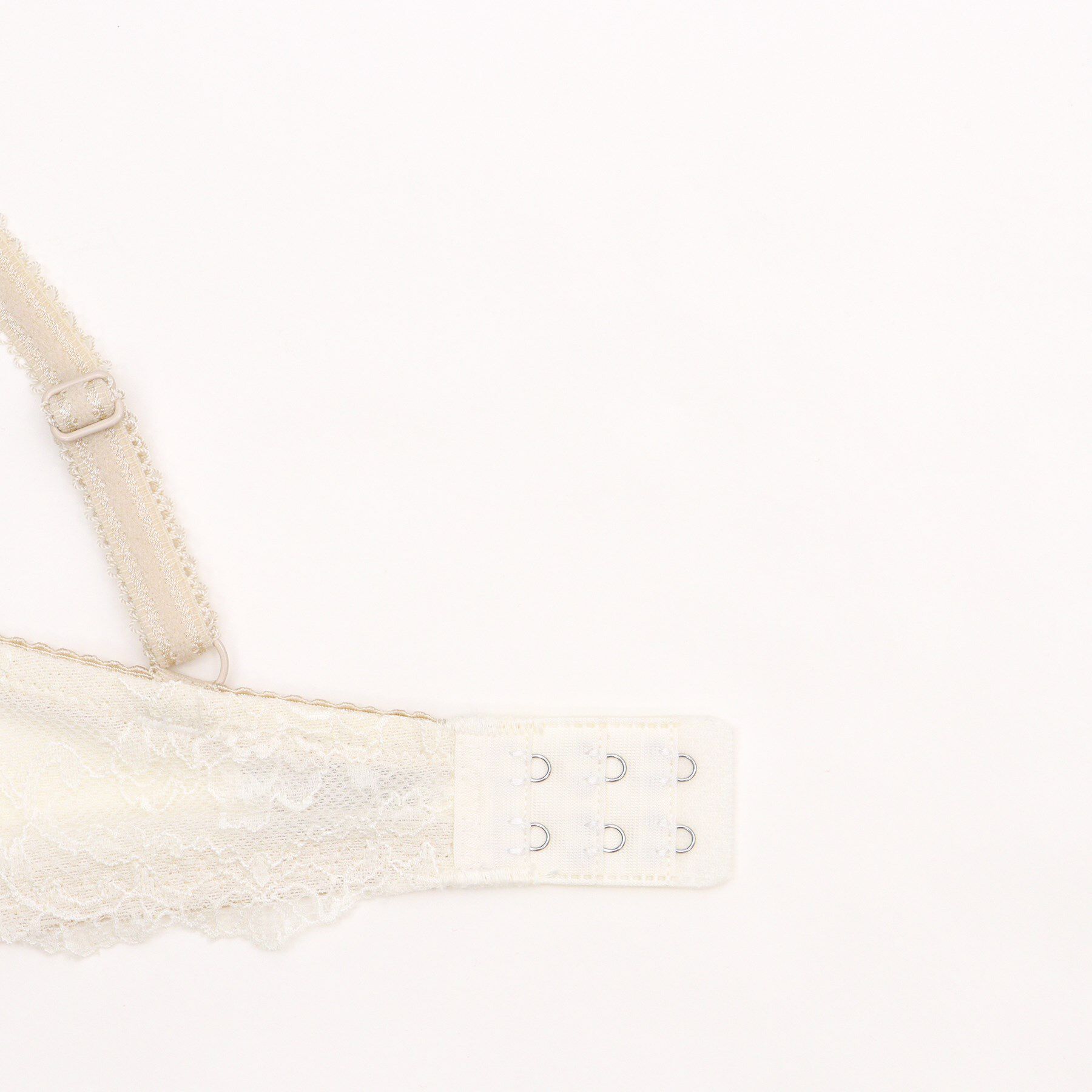 Risa Magli「ヴァネッサ ブラジャー (D-F) ＜V Make Type＞」|インナー|