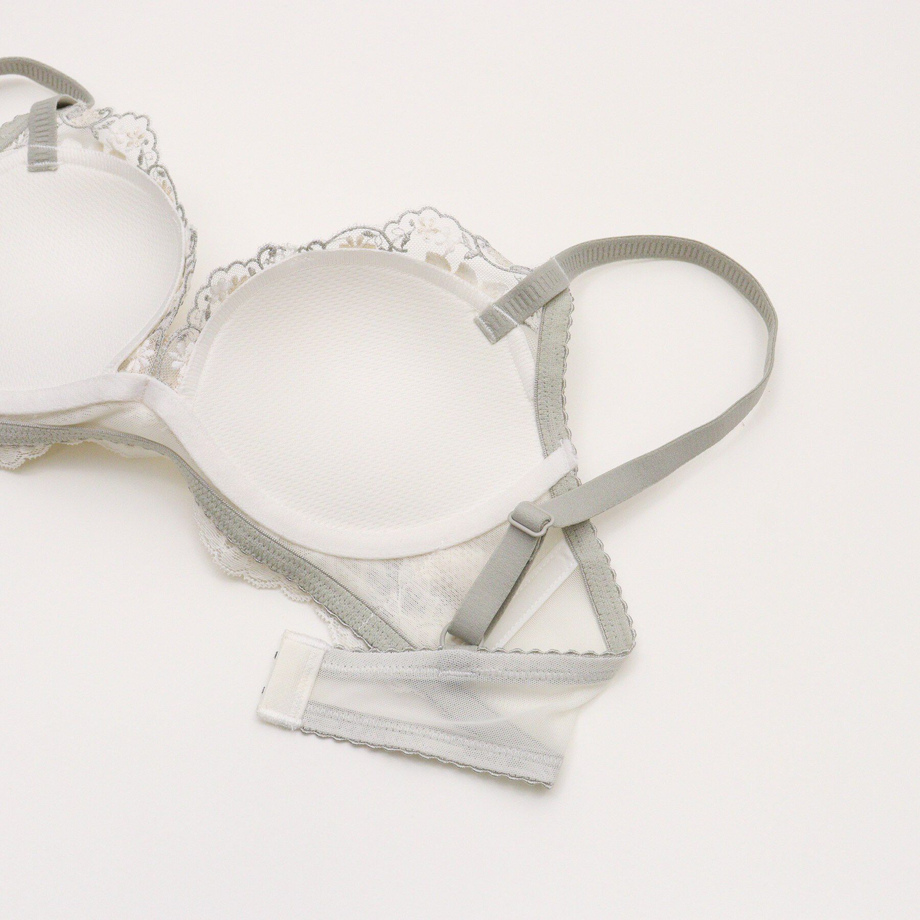 Risa Magli「フルーリ ノンワイヤーブラ (B-C) ＜メロフィータイプ＞」|インナー|