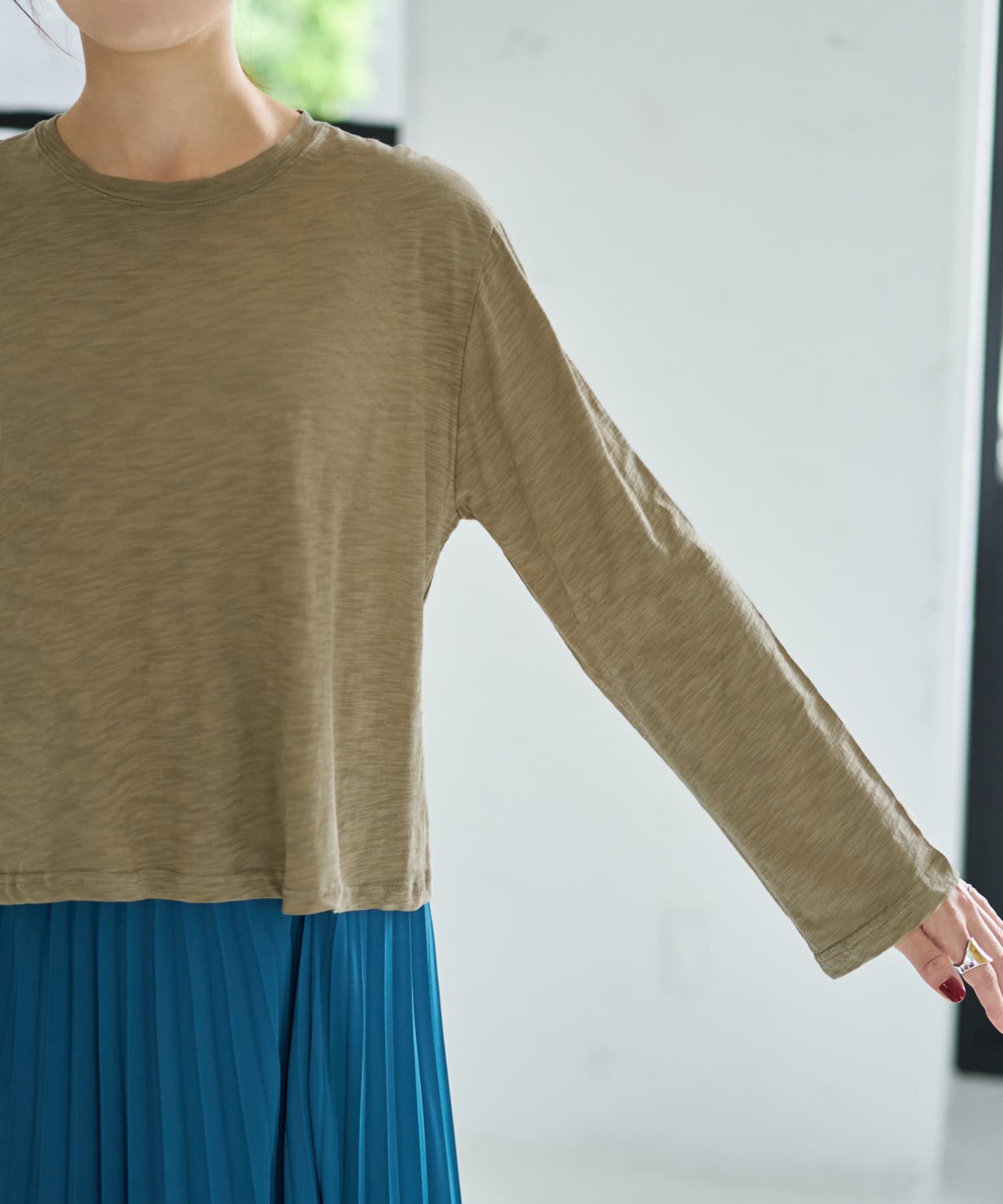 STYLE DELI「こなれたスラブ生地の下腹丈長袖Tシャツ」|Tシャツ・カットソー|
