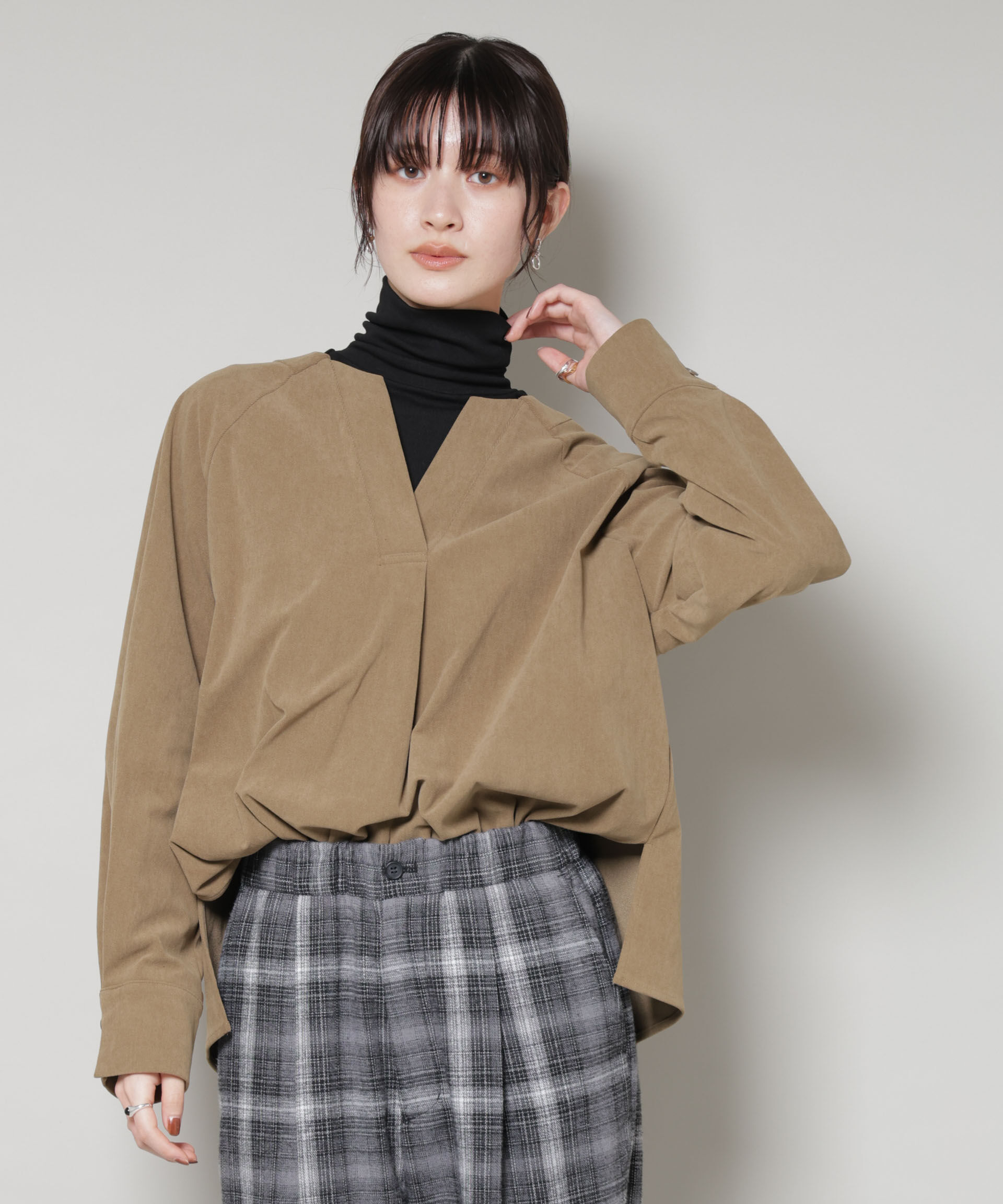 nano･universe「ストレッチ起毛スキッパープルオーバーブラウス(セットアップ可)」|シャツ・ブラウス|カーキベージ 6