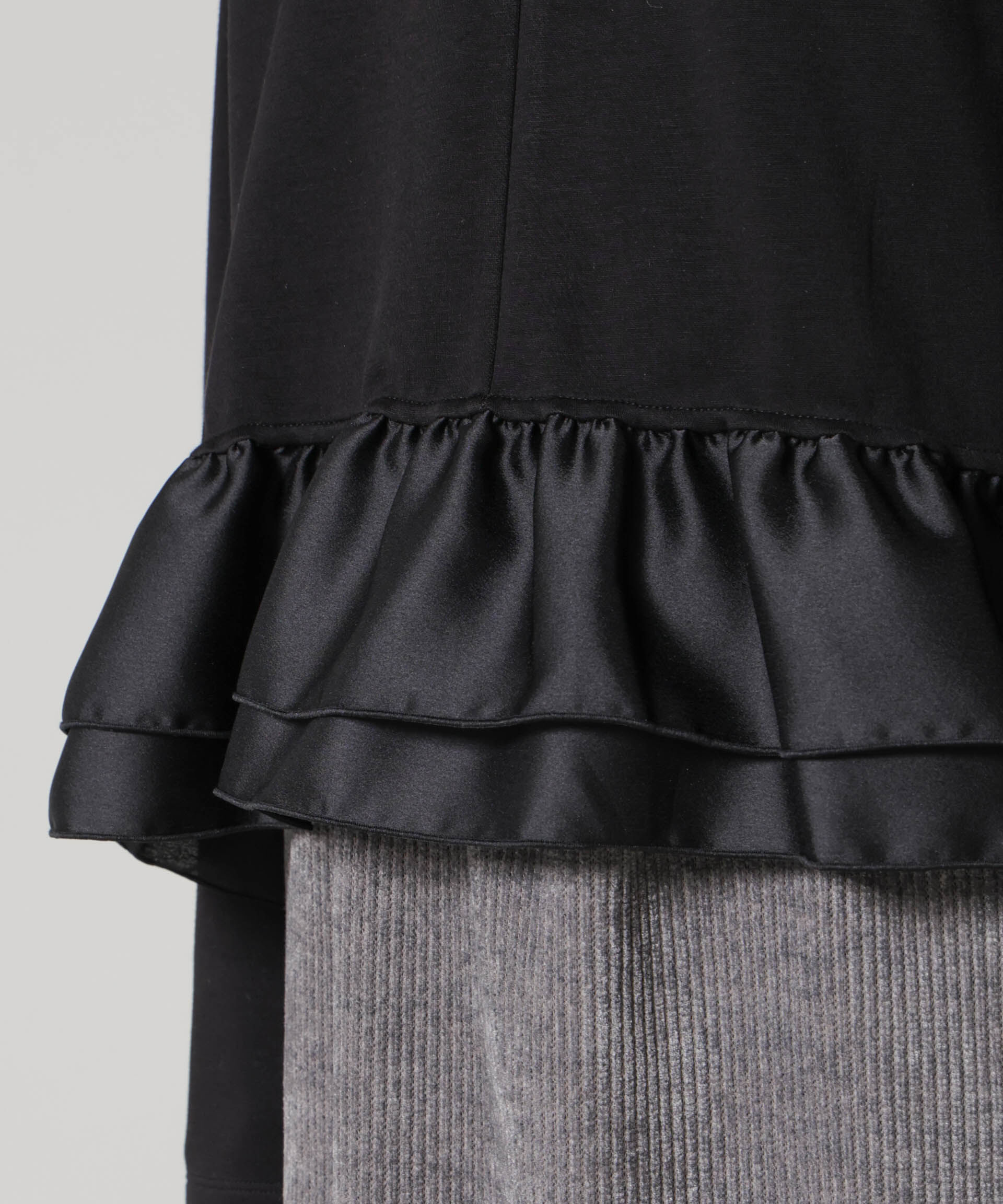 nano･universe「ダンボールカットサテンペプラムトップス」|Tシャツ・カットソー|