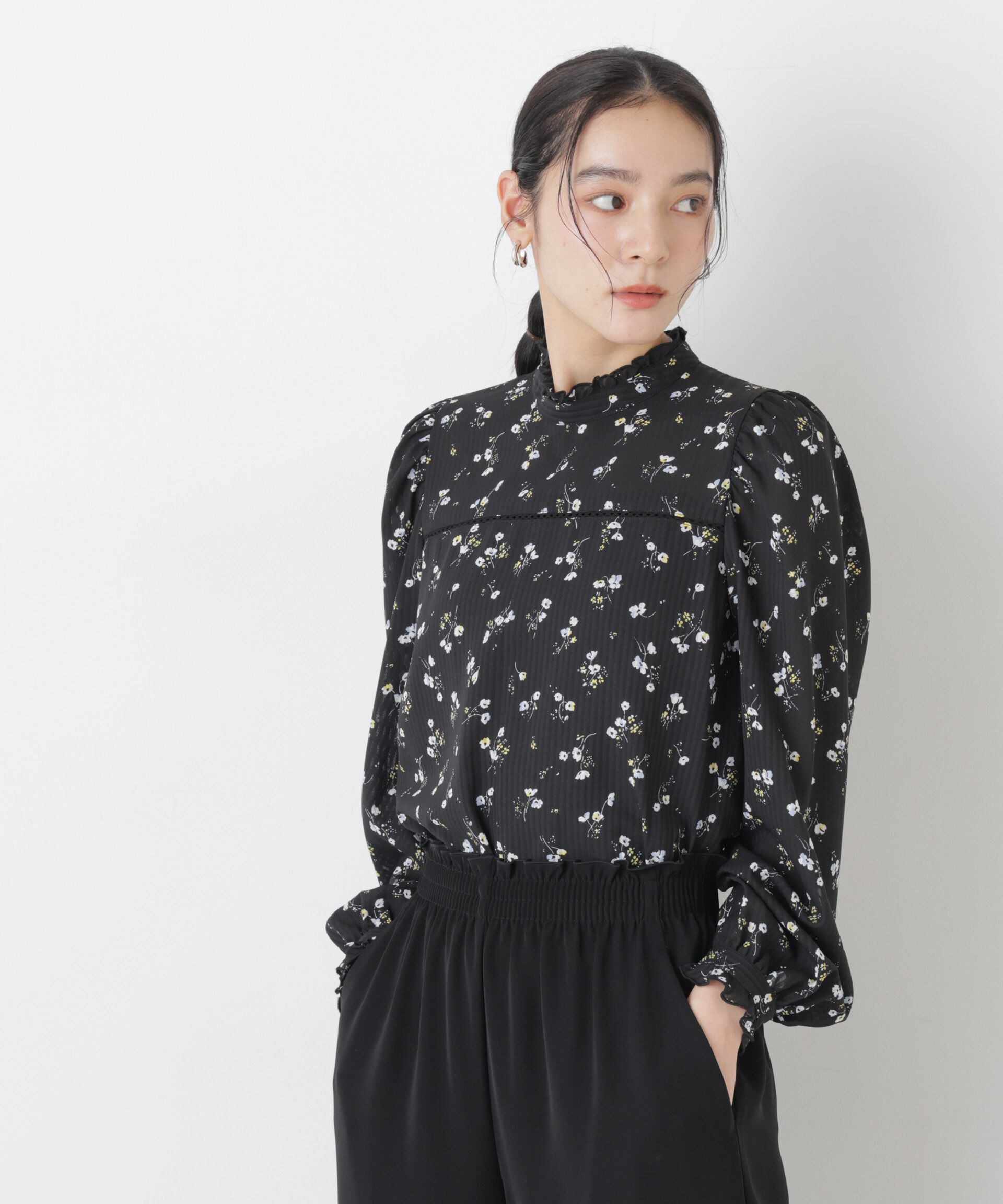 nano･universe「フラワープリントスタンドフリルブラウス(セットアップ可)」|シャツ・ブラウス|