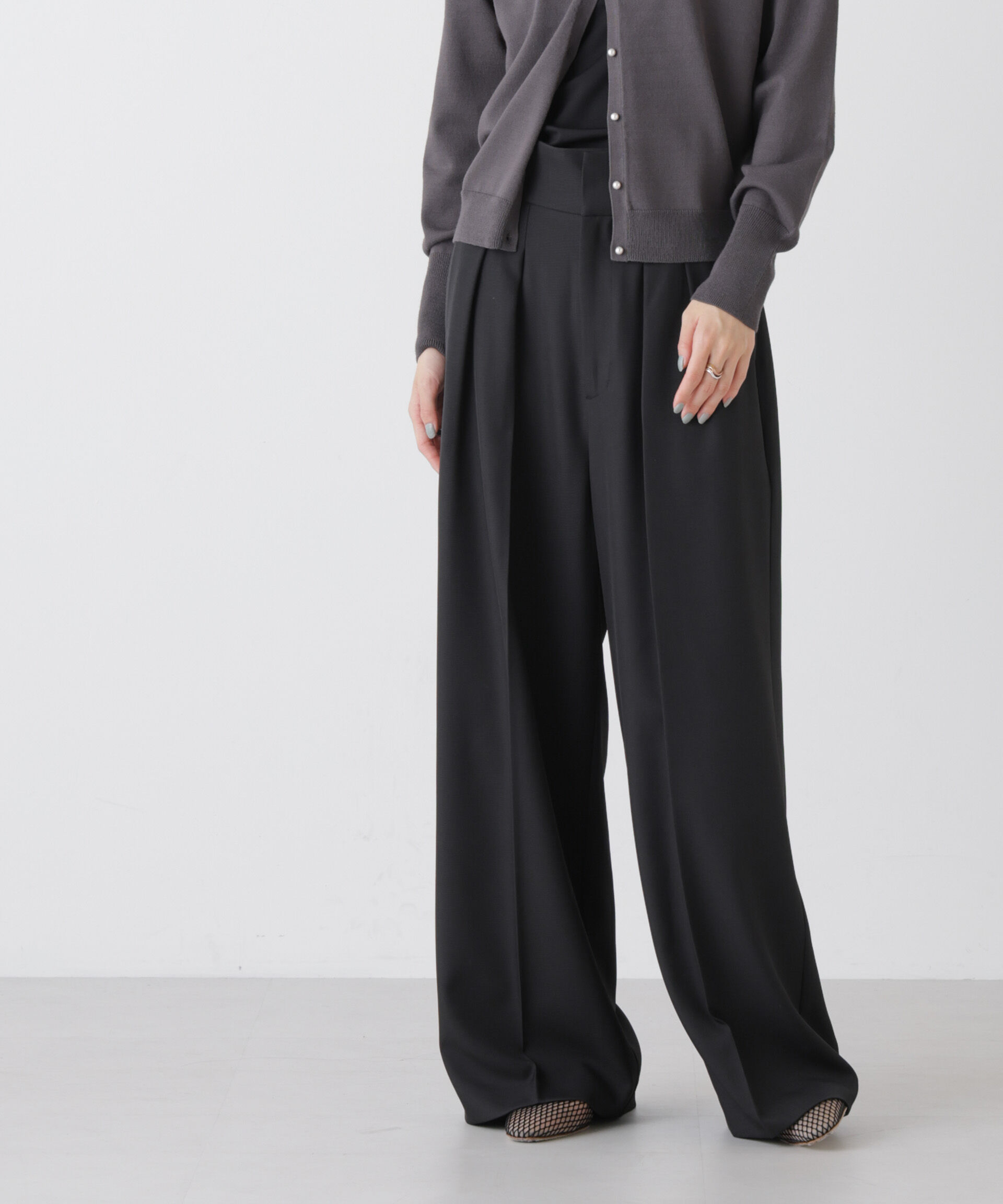 nano･universe「ハイウエストツータックワイドパンツ」|チノ|