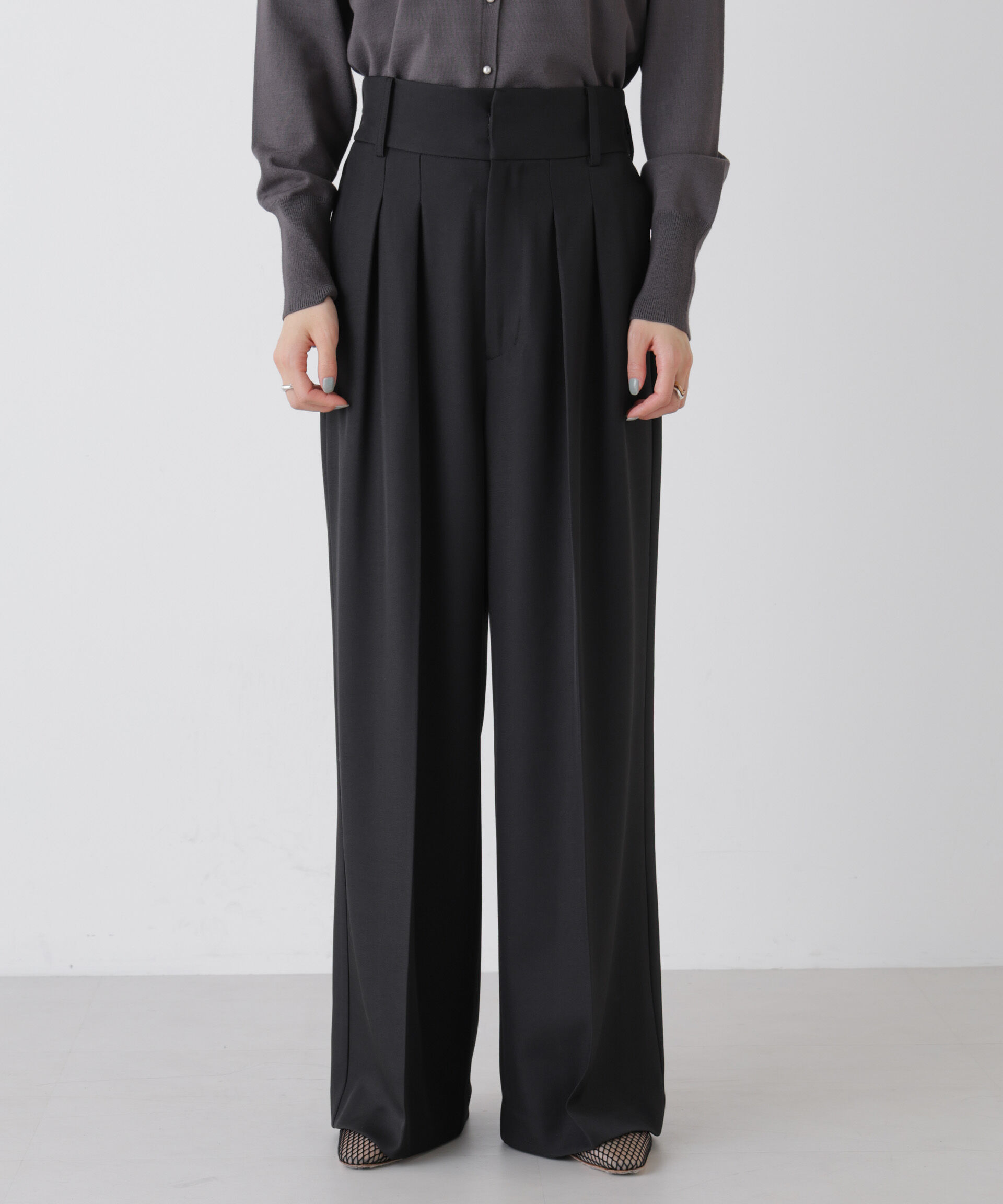 nano･universe「ハイウエストツータックワイドパンツ」|チノ|