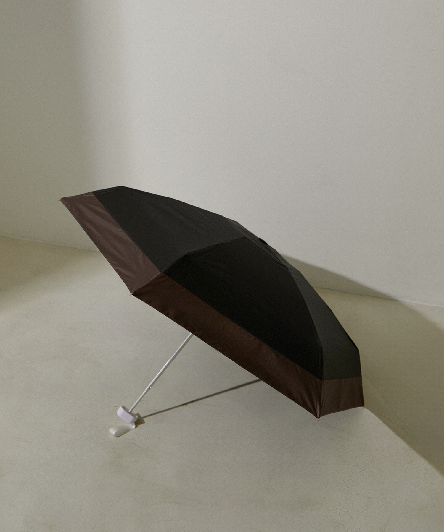 SALON adam et rope'「[UVカット率・遮光率99.99%以上]晴雨兼用2トーンアンブレラ/折り畳み傘/日傘」|傘|