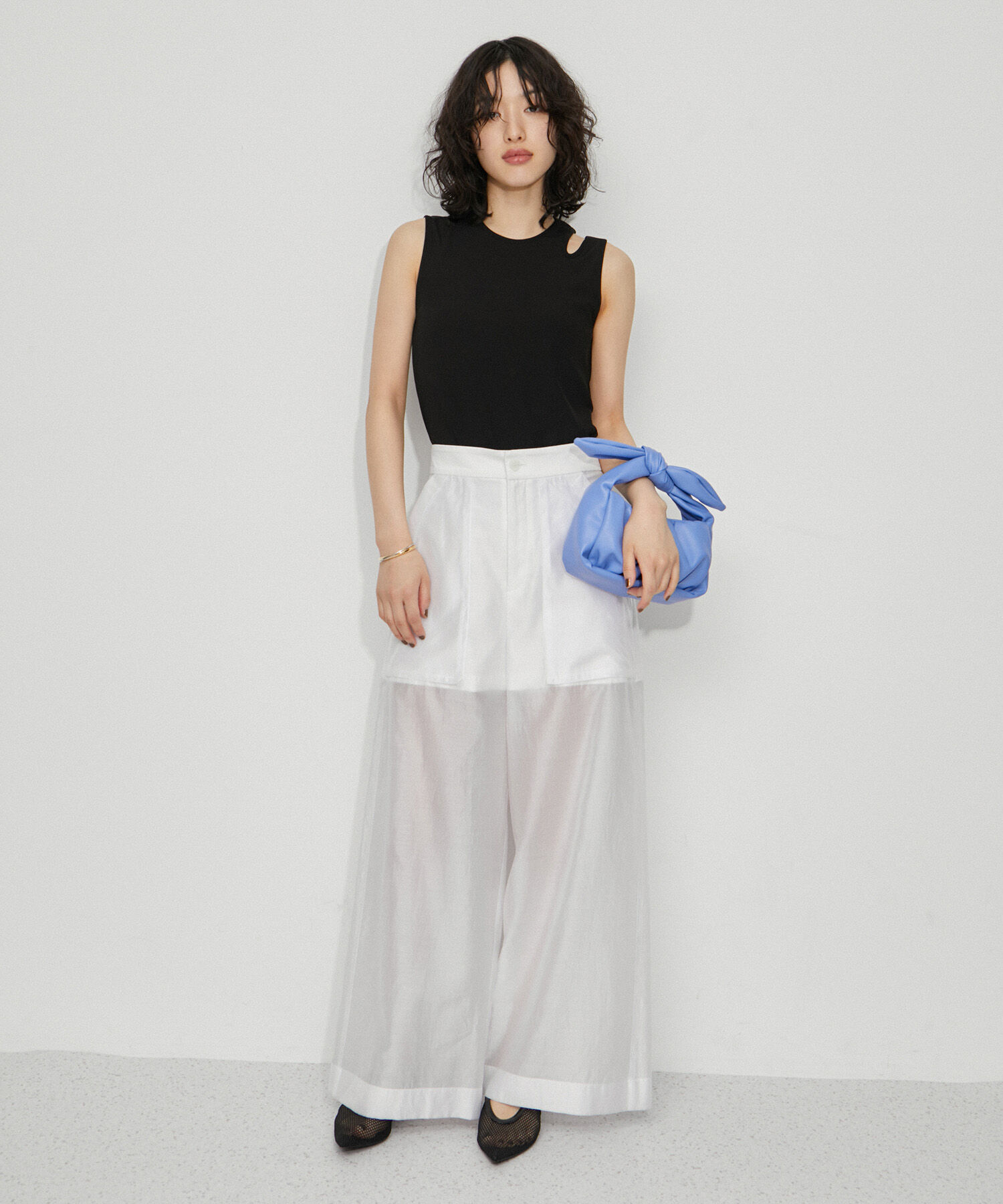 ADAM ET ROPE'「【接触冷感・洗える】カップ付きアシンメトリーカッティングタンク」|タンクトップ|