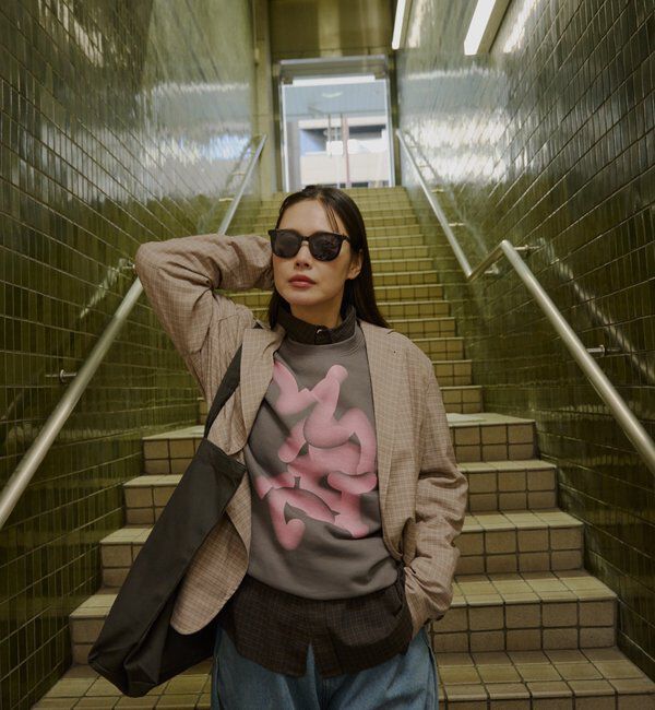  「【WHIMSIC】フローイング ロゴ シルクスクリーン スウェットプルオーバー」|Tシャツ・カットソー|