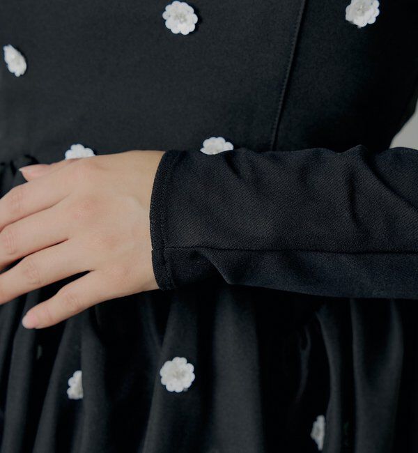  「【SALON by Chico】ドッキングバルーンペプラムフラワーブラウス」|シャツ・ブラウス|