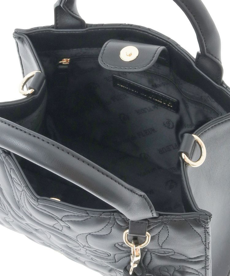 Maison de FLEUR「チャーム付きリボンキルティングトートバッグ」|ハンドバッグ|