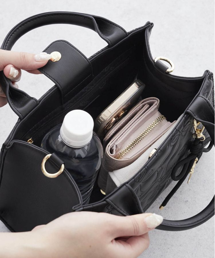 Maison de FLEUR「チャーム付きリボンキルティングトートバッグ」|ハンドバッグ|