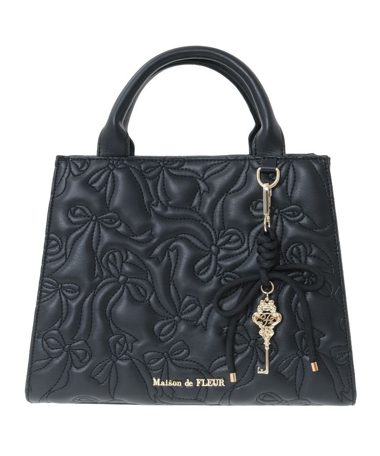 Maison de FLEUR「チャーム付きリボンキルティングトートバッグ」|ハンドバッグ|