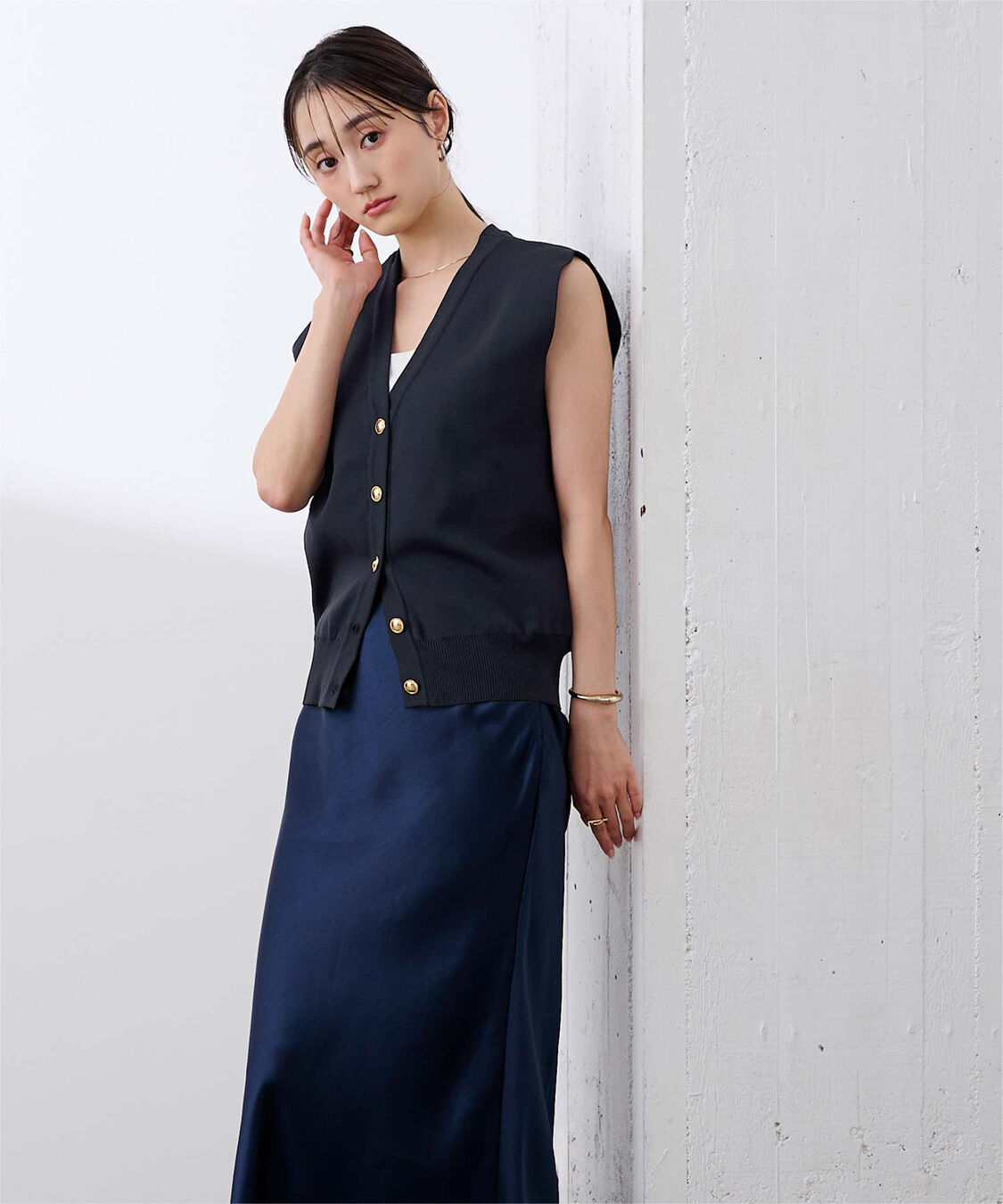 ur's「ゴールド釦コクーンニットベスト」|ニット・セーター|