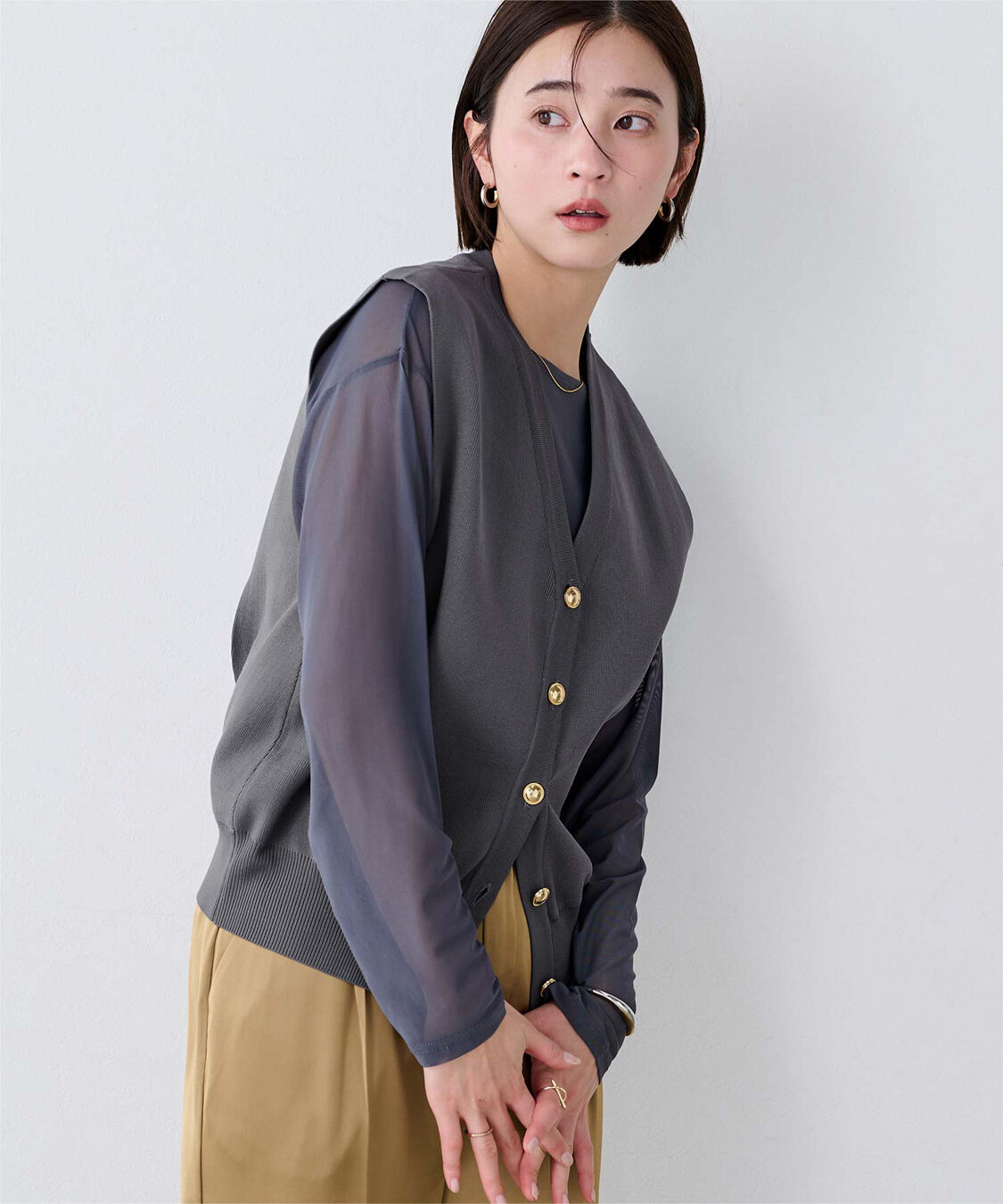 ur's「ゴールド釦コクーンニットベスト」|ニット・セーター|